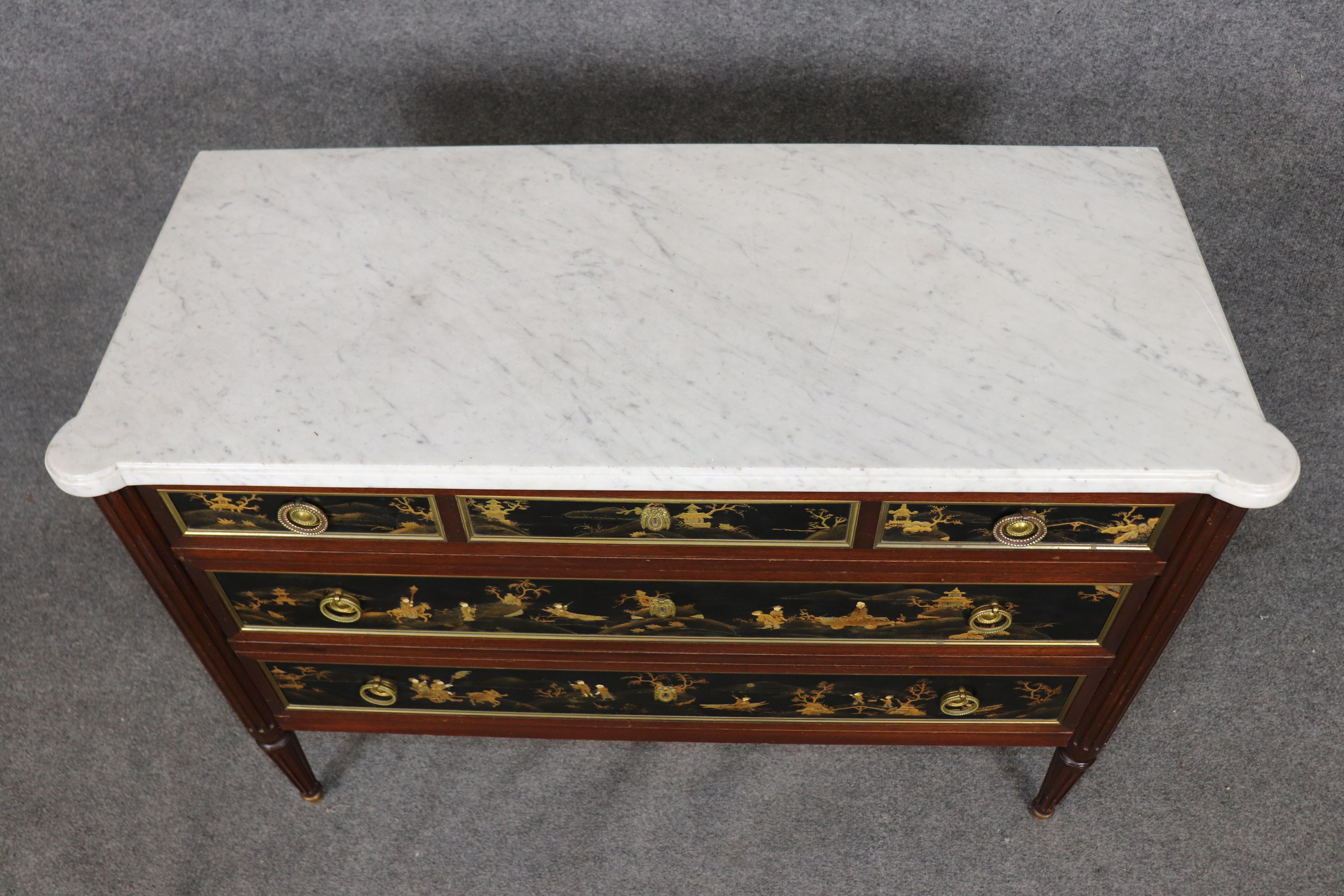 Metà XX secolo Signed Maison Jansen Brass Mounted Chinoiserie Marble Top Louis XVI Commode in vendita