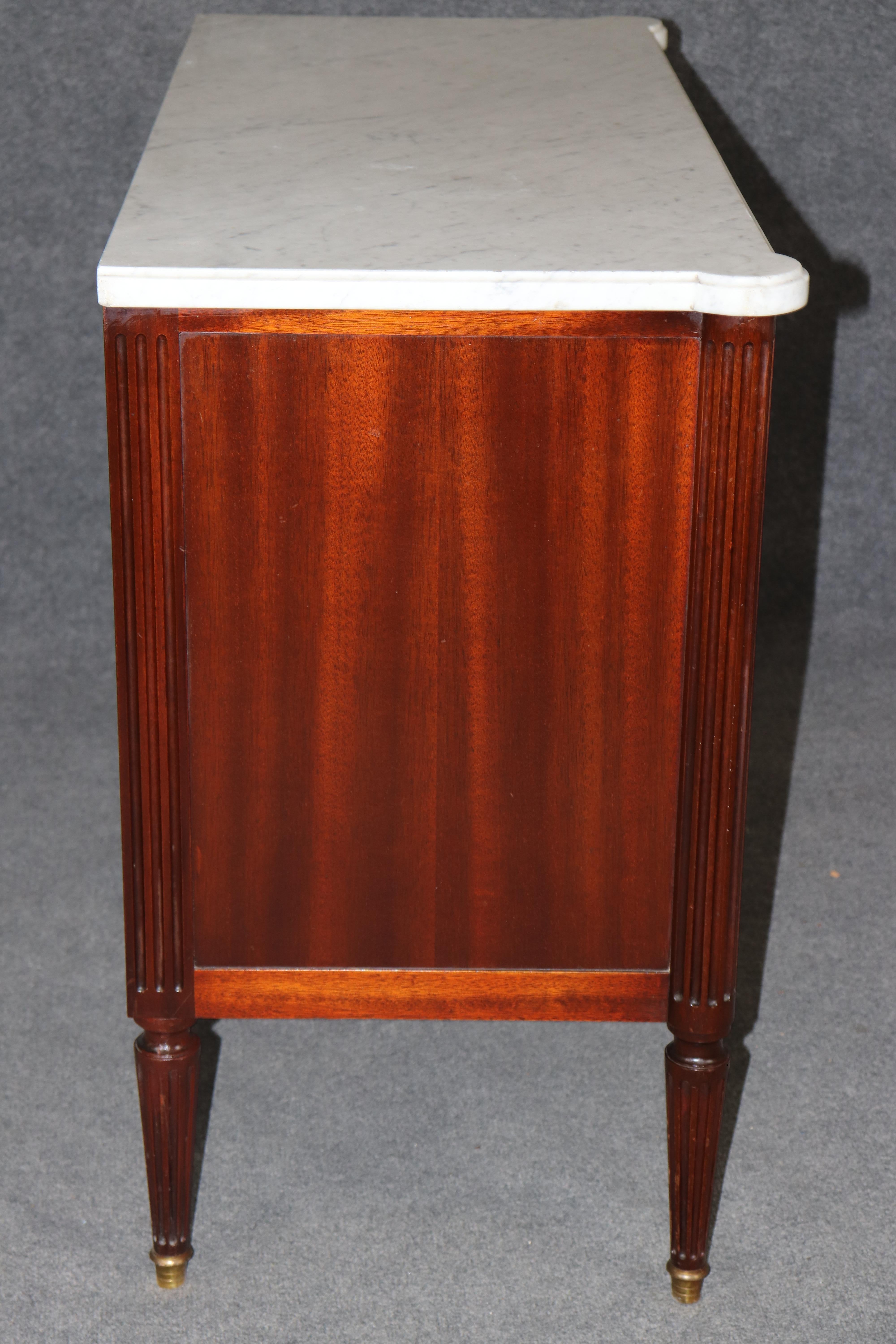 Signed Maison Jansen Brass Mounted Chinoiserie Marble Top Louis XVI Commode in vendita 1