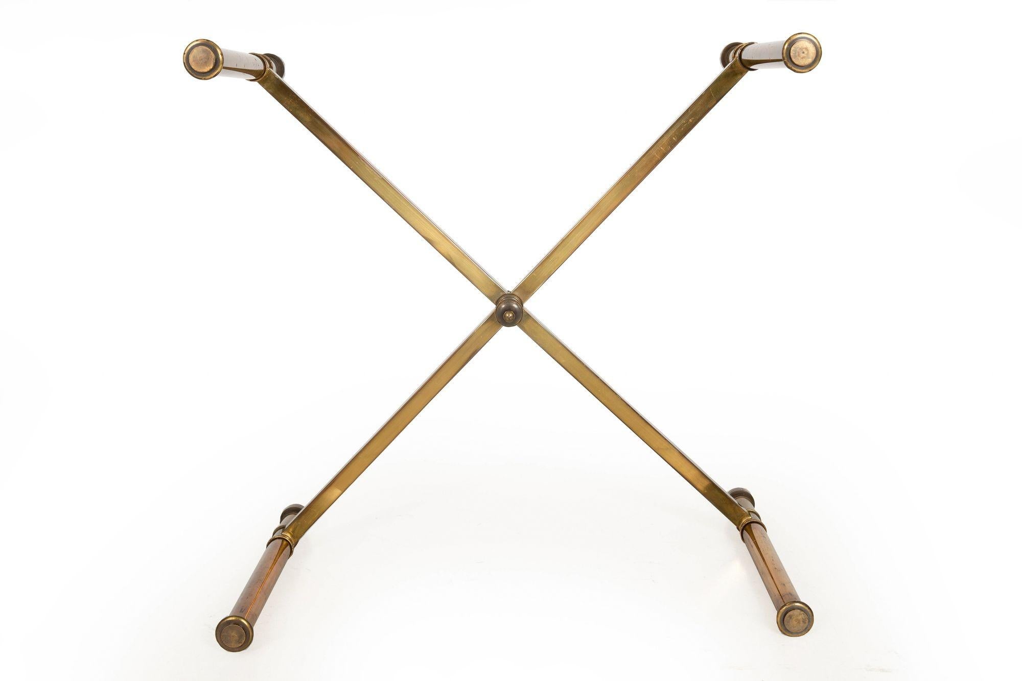 Table Cocktail Tables signées Maison Jansen en laiton et verre en vente 5