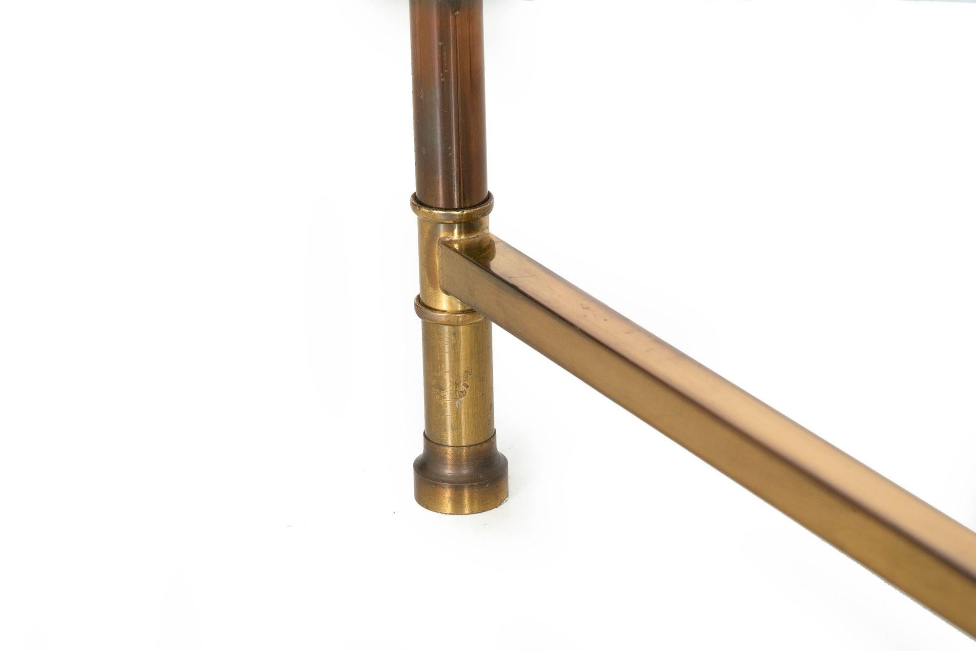 Table Cocktail Tables signées Maison Jansen en laiton et verre en vente 3