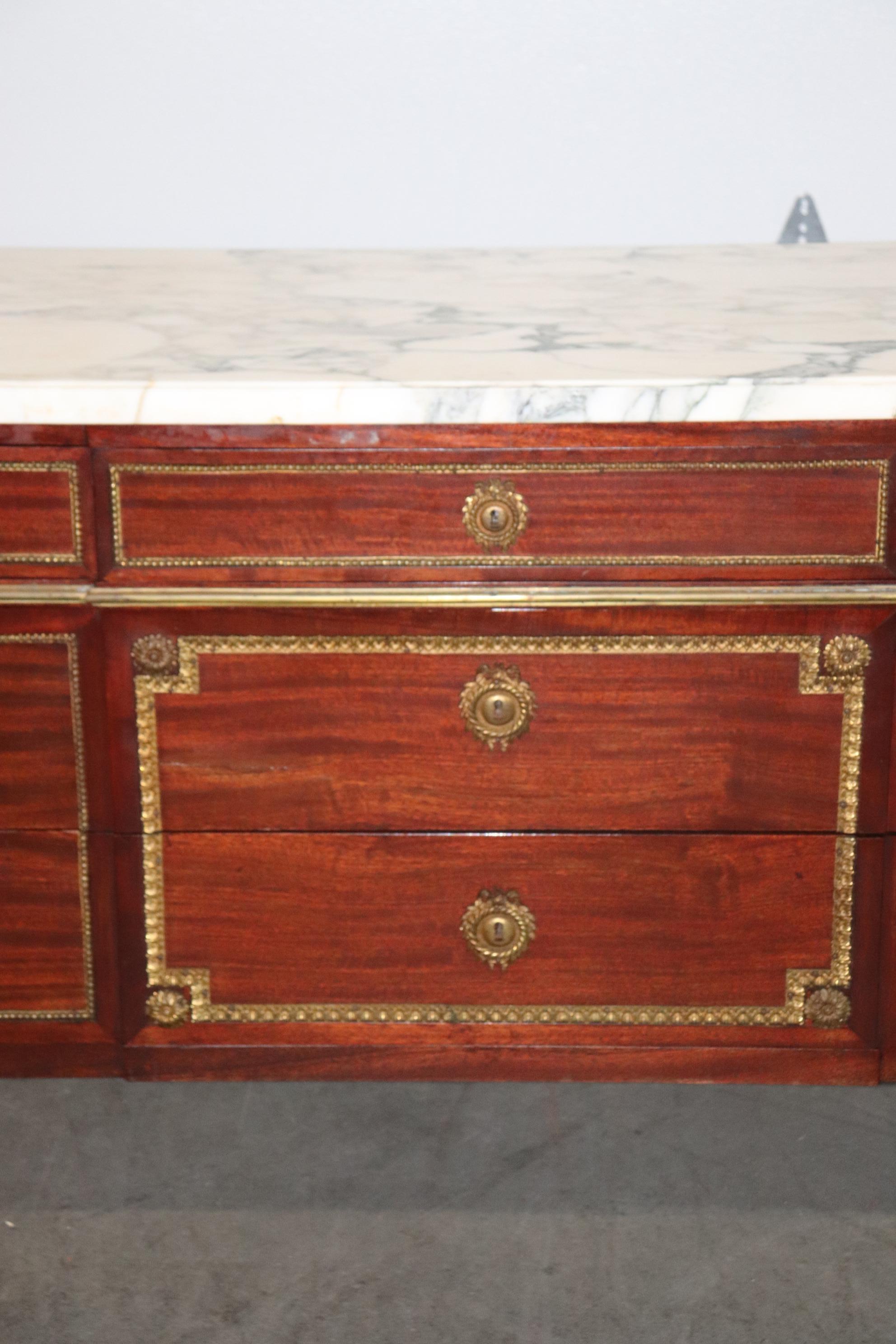Signed Maison Jansen Directoire Bronze Mounted 3 Drawer Mahogany Commode In Good Condition For Sale In Swedesboro, NJ