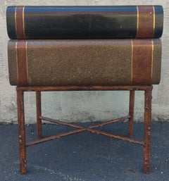 Baúl o mesa auxiliar de mármol de imitación de bois firmada por Maitland Smith Años 80