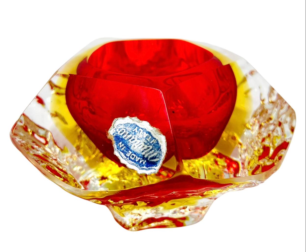 Signed Mandruzzato Murano Faceted Sommerso Red and Yellow Art Glass Bowl In Good Condition For Sale In Bastrop, TX