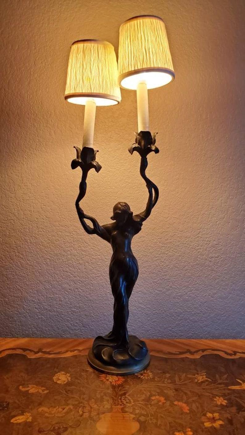 Signed Marcel Debut French Art Nouveau Bronze Sculptural Lamp In Good Condition For Sale In Forney, TX