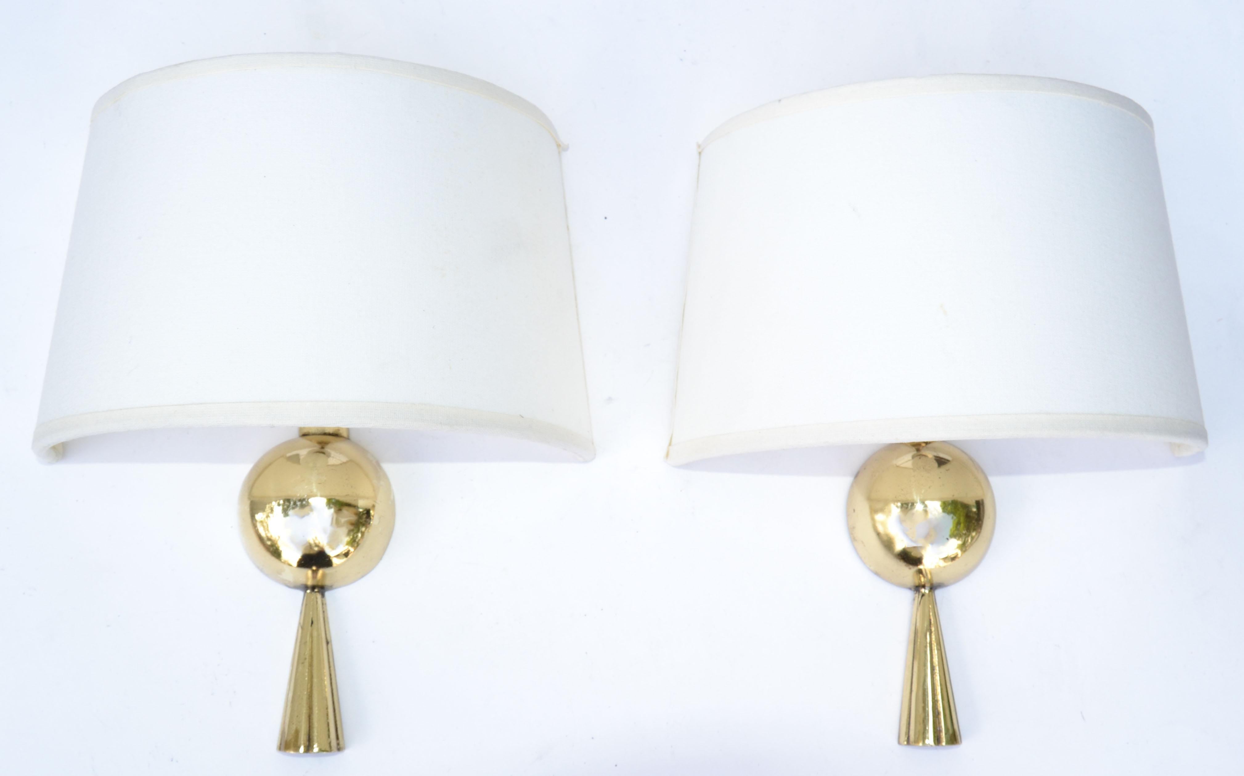 Mid-Century Modern Signed Marcel Guillemard Bronze Sconces Wall Lamps France Neoclassical, Pair For Sale