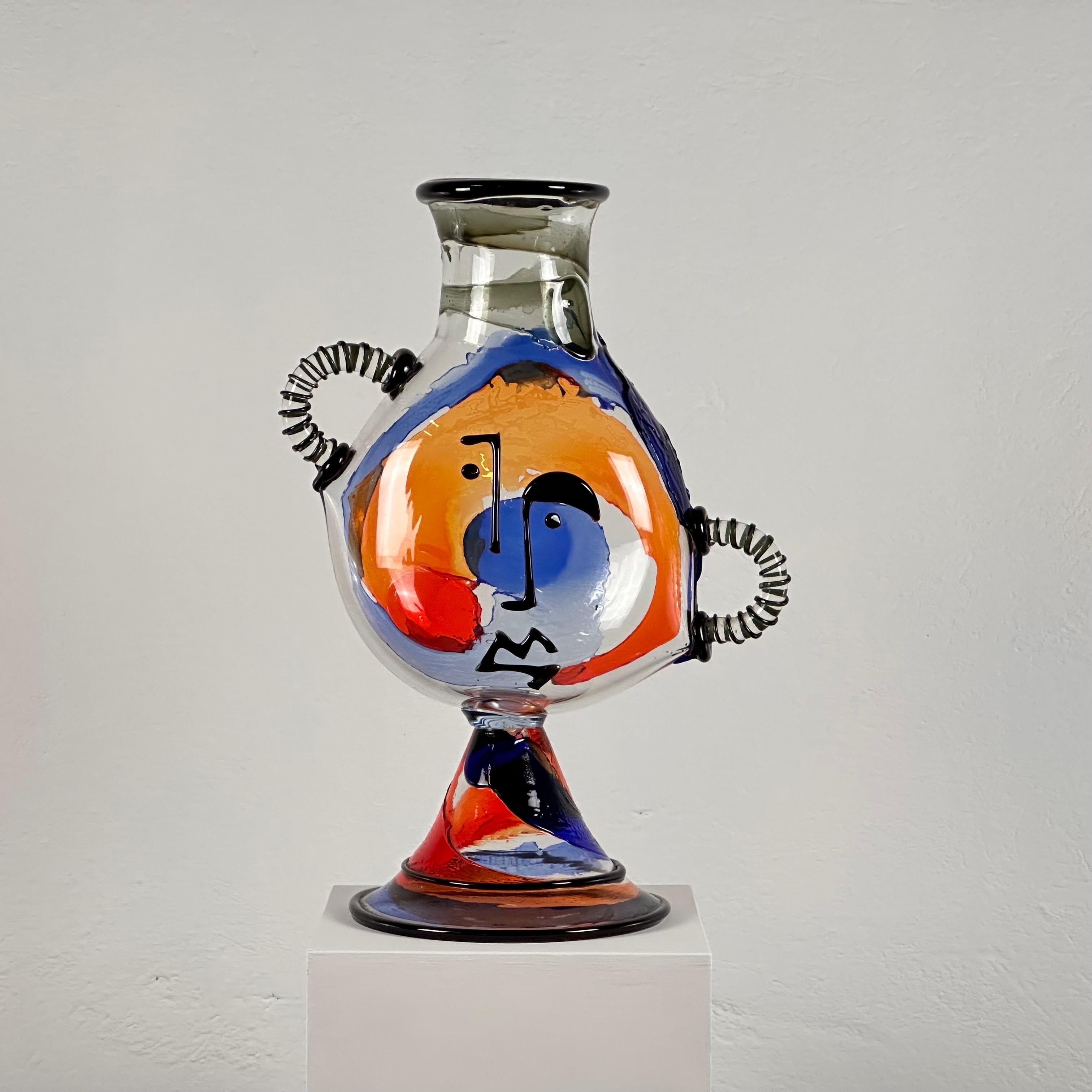 Mario Badioli Picasso's Face Vase in Murano Glass for Vetreria Artistica Badioli, 1990s

Discover a captivating piece of artistic brilliance with the Mario Badioli Picasso's Face Vase, an exquisite creation hailing from the renowned Vetreria