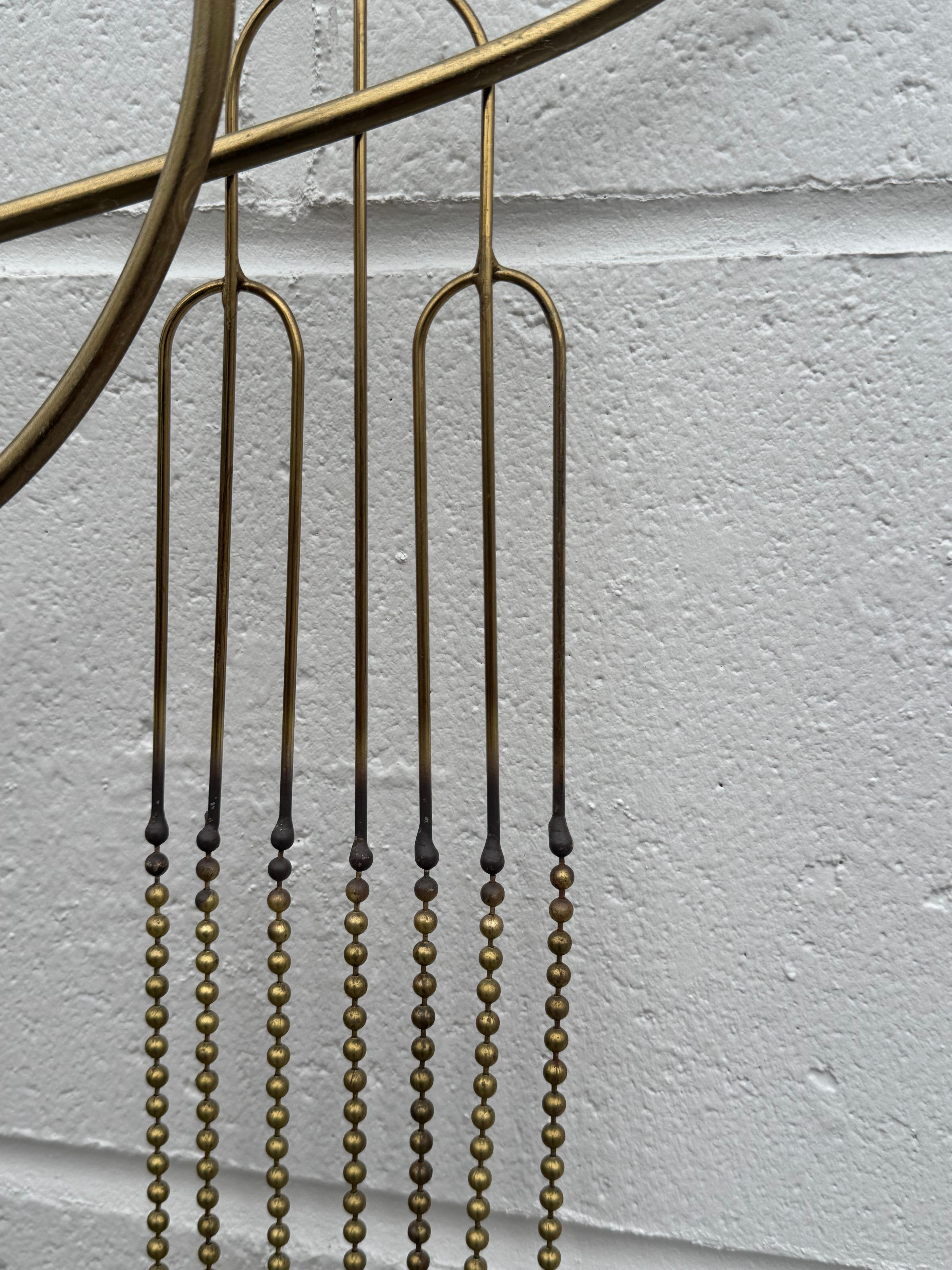 Métal Sculpture murale en forme de saule en perles de laiton signée MCM Curtis Jeré - circa 1984 en vente