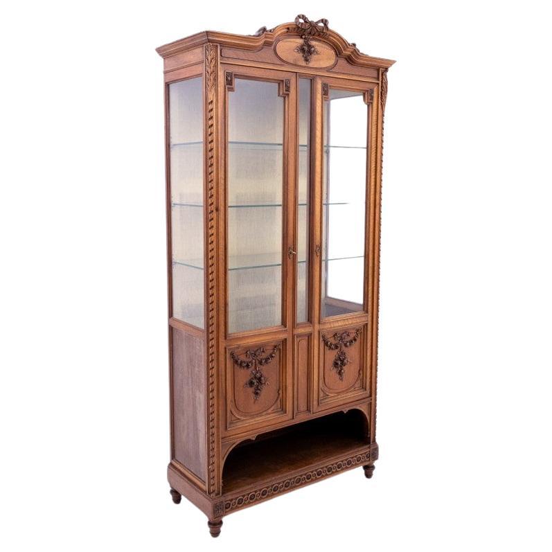 Signed Mercier Freres cabinet/window display, France, circa 1890.9764 For Sale