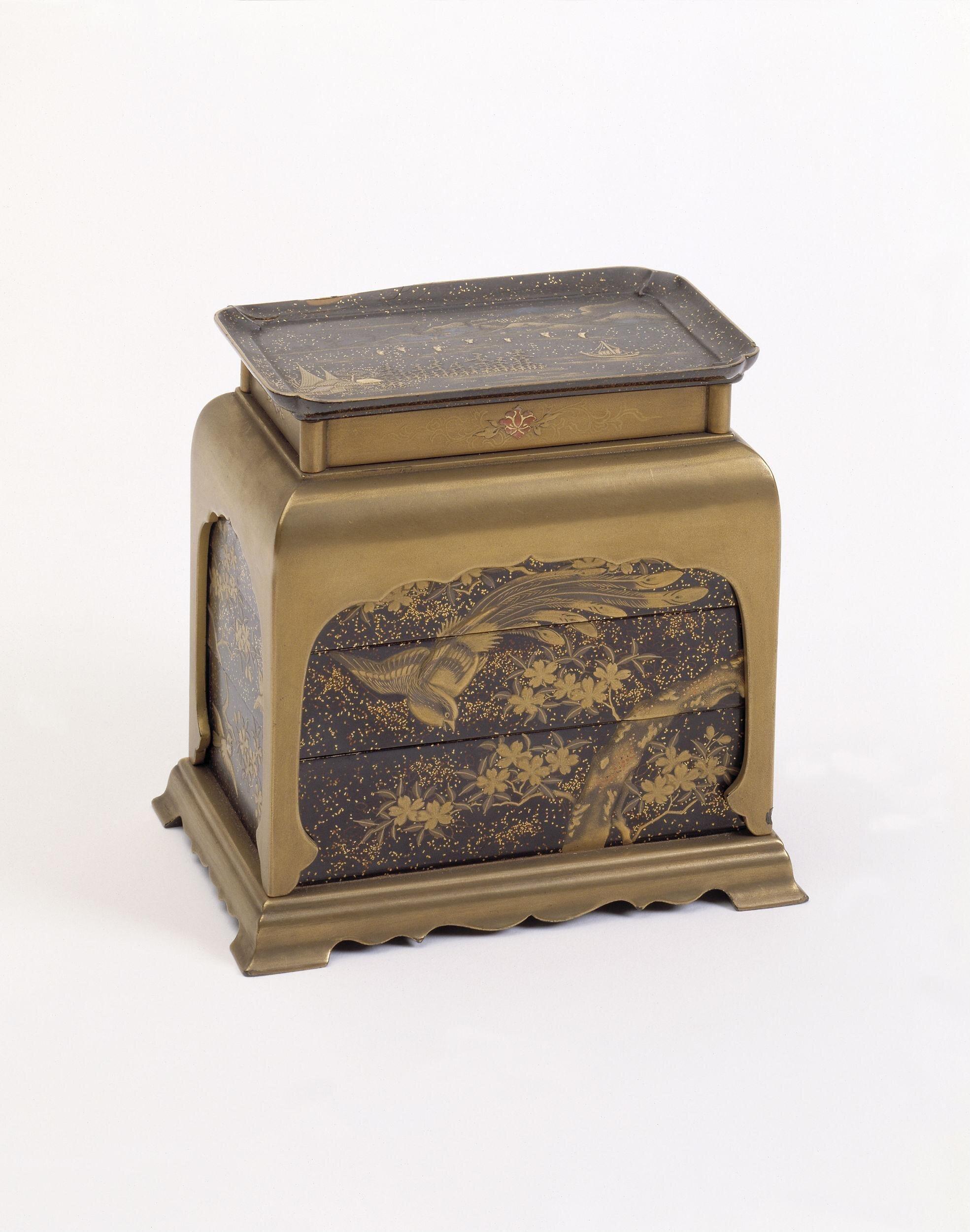 Signed Mid 19th C. Edo/Meiji Period Miniature Lacquer Stacking Cabinet, Japan For Sale 5