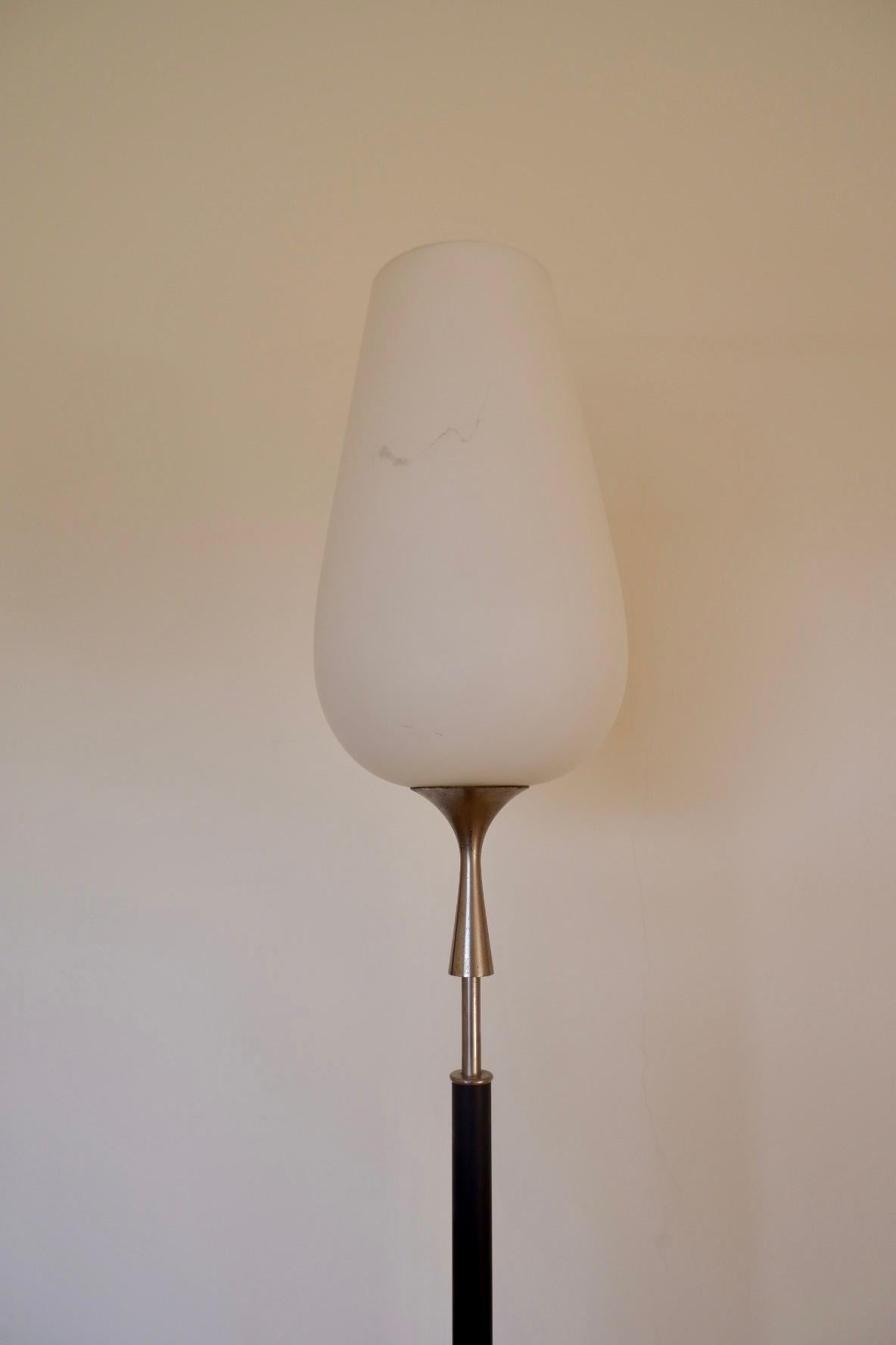 Signed Mid-Century Floor Lamp by Arredoluce, 1950 In Good Condition For Sale In Beirut, LB