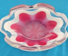 Signed Mid-Century Modern Art Glass Coquille Bowl by Paul Kedelv for Flygsfors