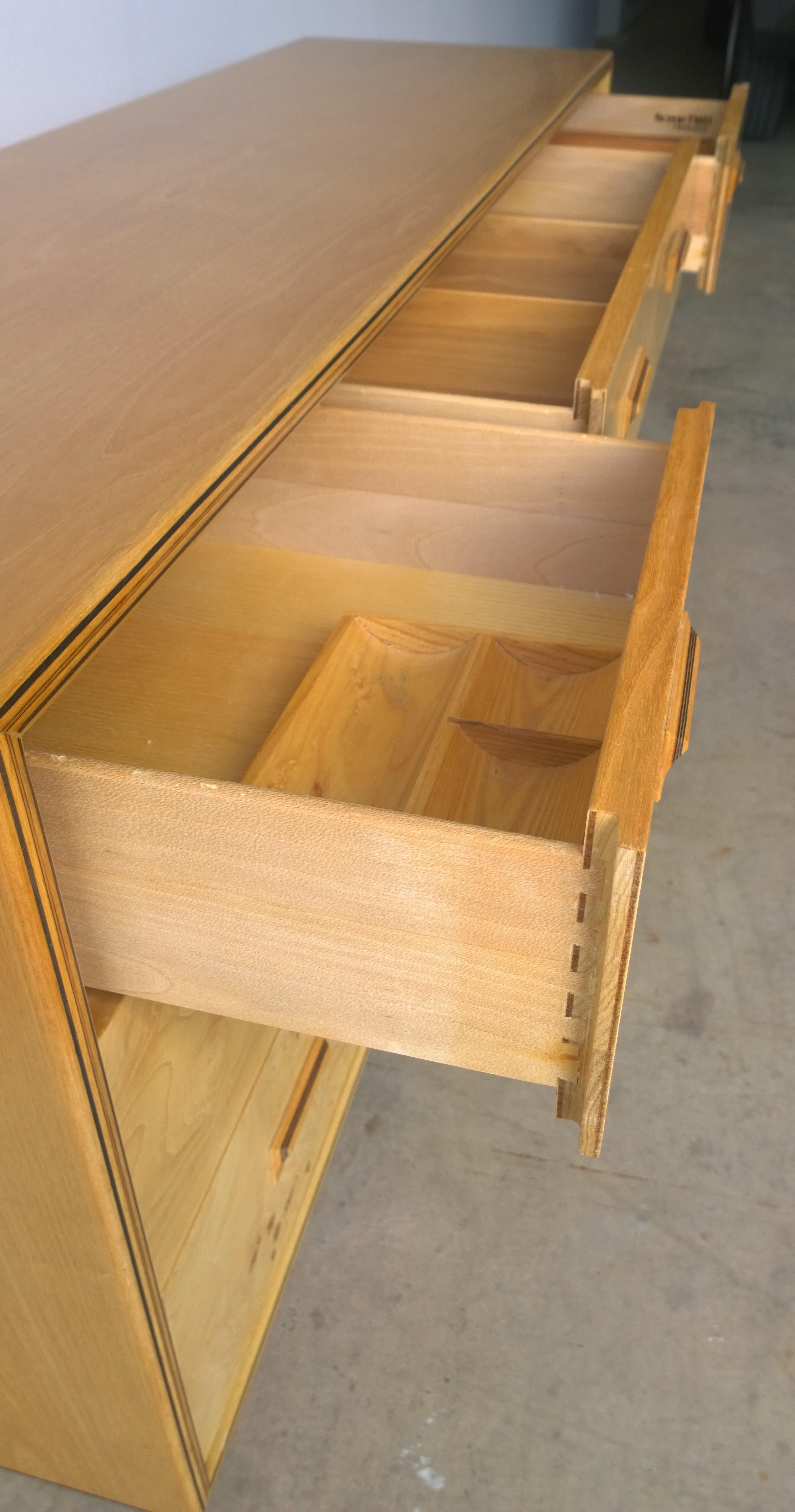 Henredon Dresser with an Oak Case, Burl Olive Drawers and Macassar Ebony Inlays For Sale 2