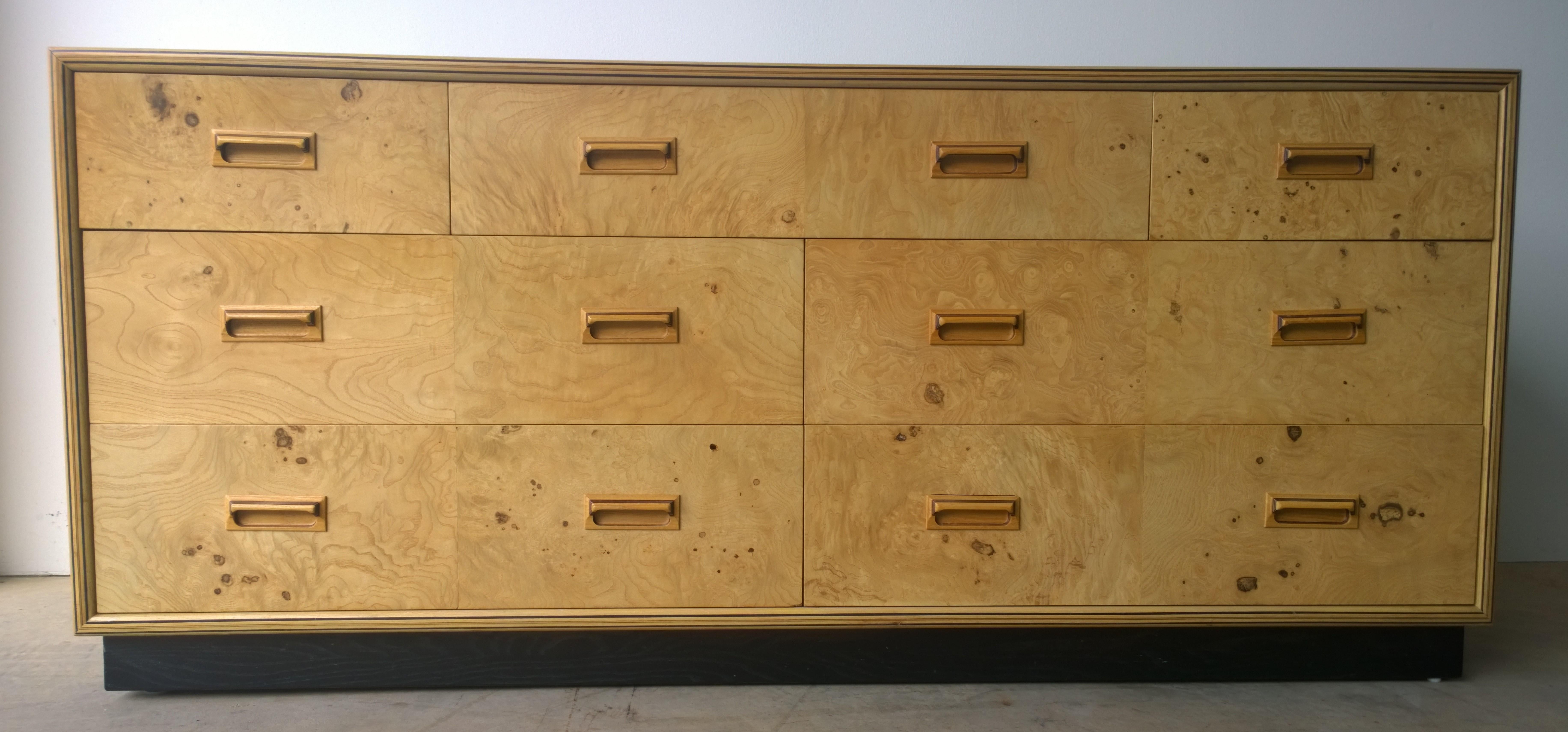 Henredon Dresser with an Oak Case, Burl Olive Drawers and Macassar Ebony Inlays For Sale 5