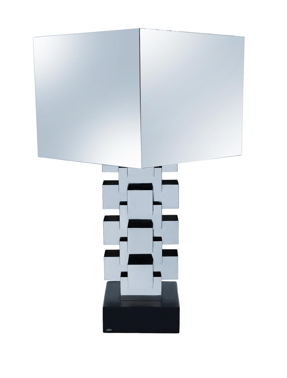 Signierte Mid Century Modern Skyscraper Tischlampe von Curtis Jere in Mirror Chrome im Zustand „Gut“ im Angebot in Philadelphia, PA