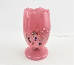 Lampada da tavolo o d'accento in vetro artistico scozzese a tulipano firmata Vasart della metà del secolo scorso