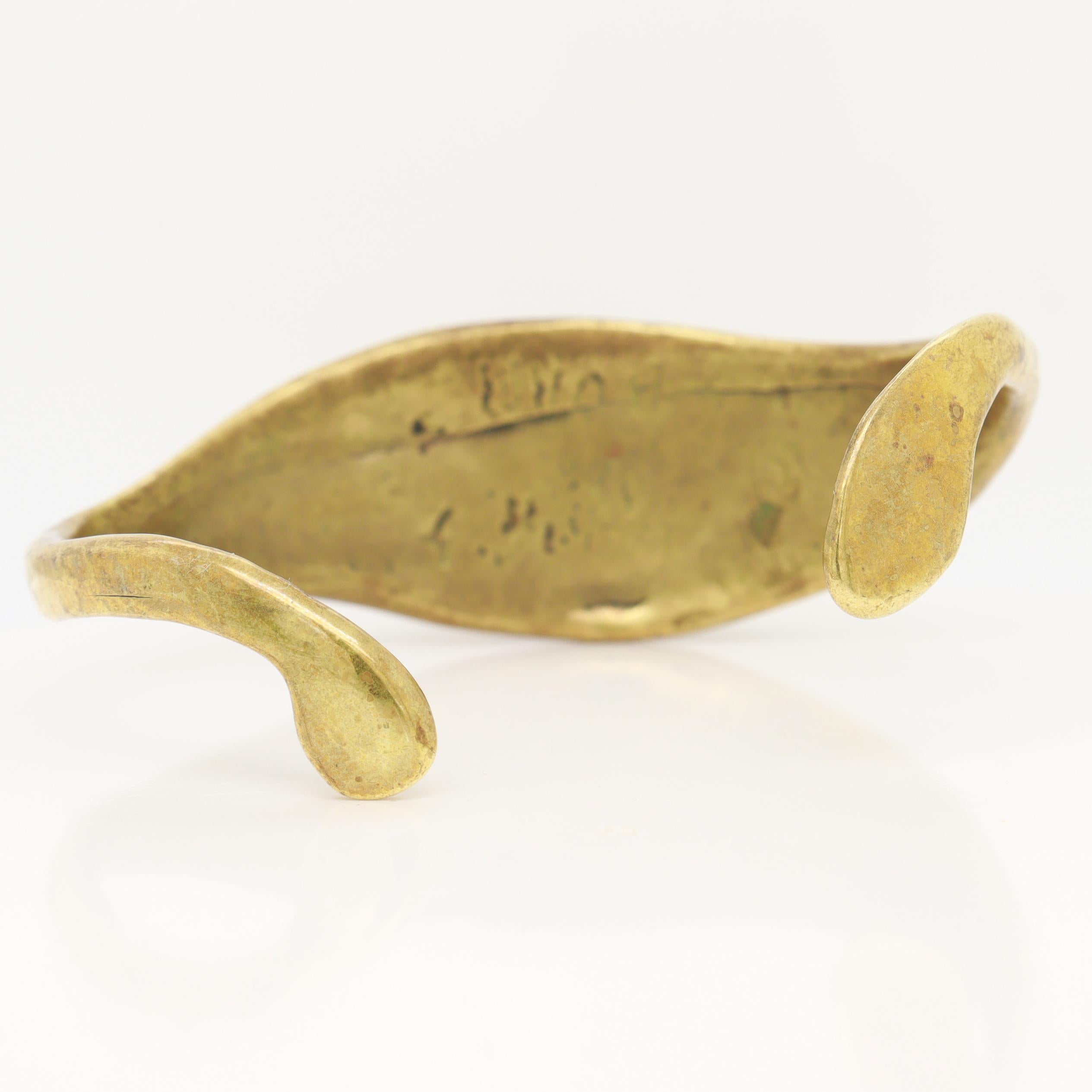 Signed Mid-Century Stephen Burr Brutalist Cast Brass & Agate Cabochon Bracelet For Sale 2