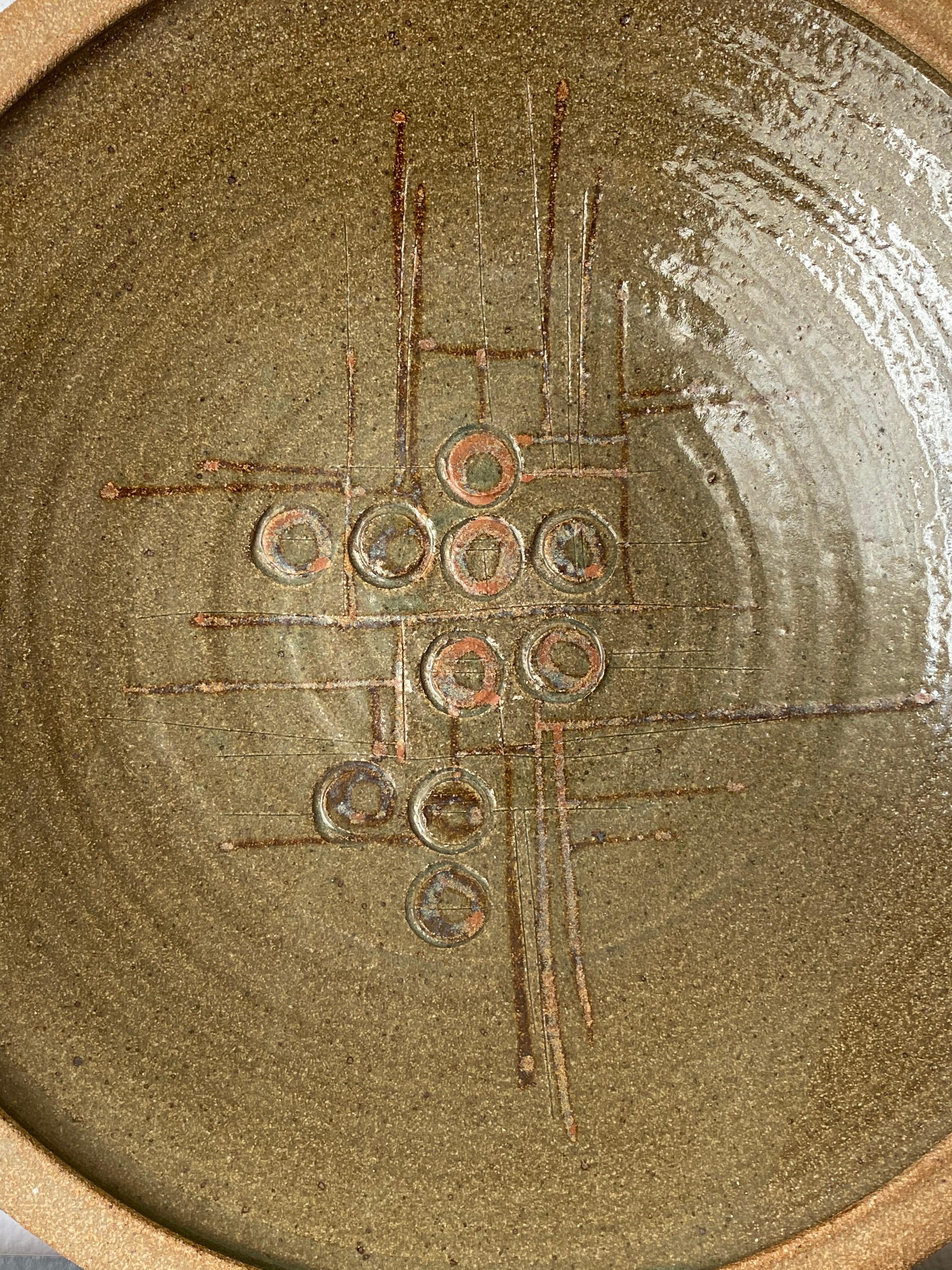 Mid-Century Modern Bol signé en poterie de studio du milieu du siècle en vente
