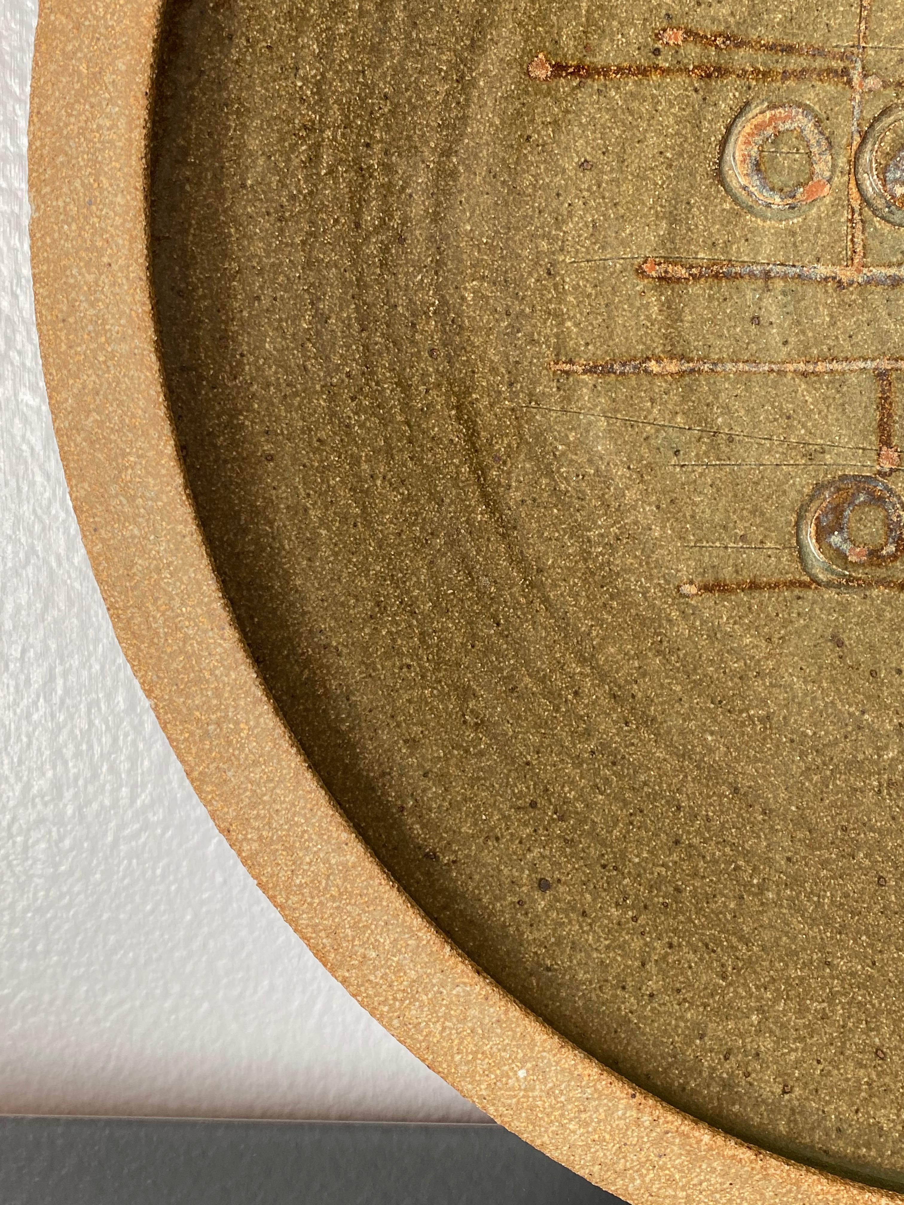Signierte Schale aus der Mitte des Jahrhunderts von Studio Pottery (Glasiert) im Angebot