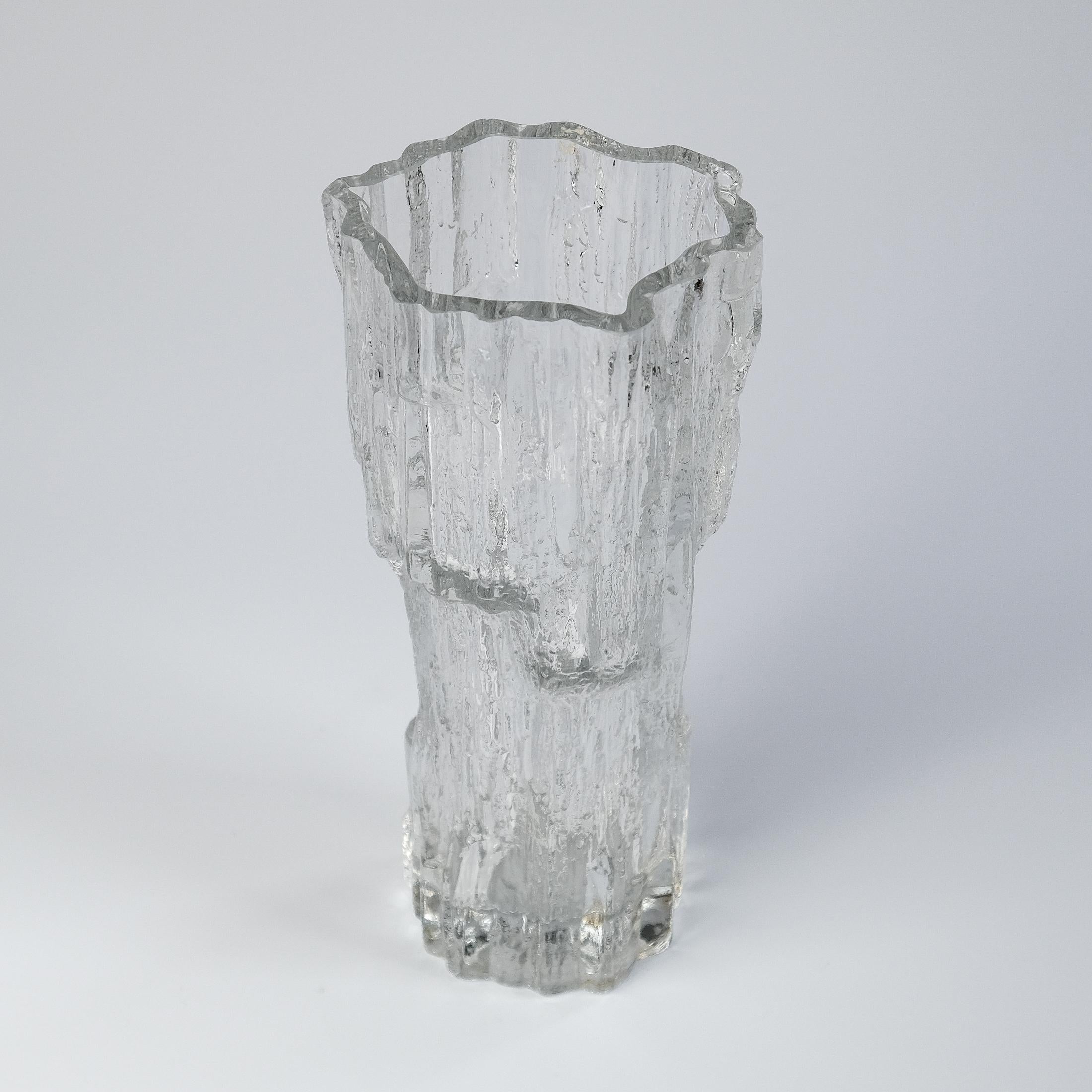 For sale is a Mid-Century Art Glass “Avena