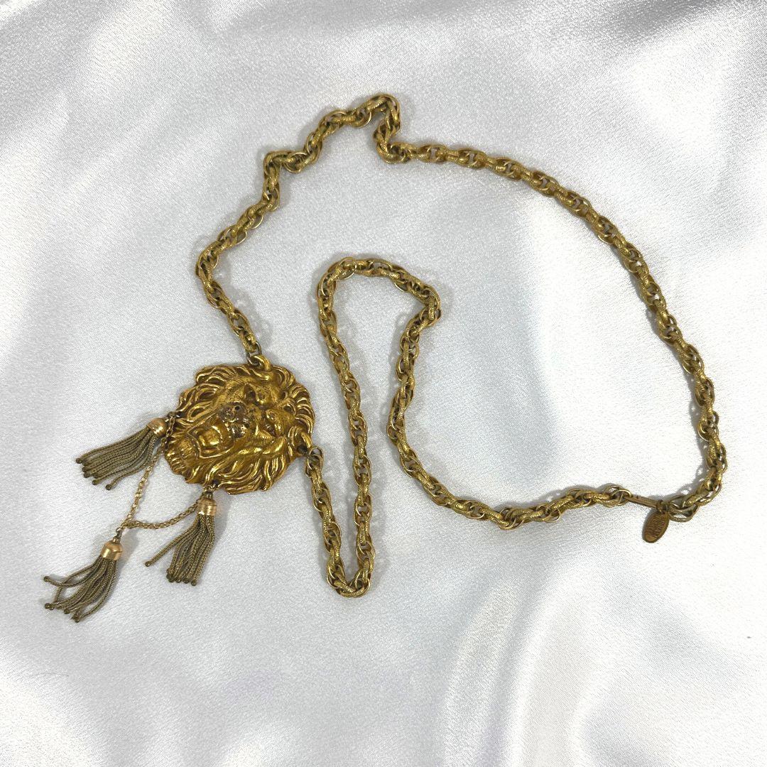 Necklace Length: 30″

Lion Head Size: 1.95″ X 1.76″

Bin Code: N8 /P13

Discover a true treasure from the past with this Vintage Signed Miriam Haskell Lion Necklace. This exquisite piece showcases the renowned craftsmanship and timeless design that