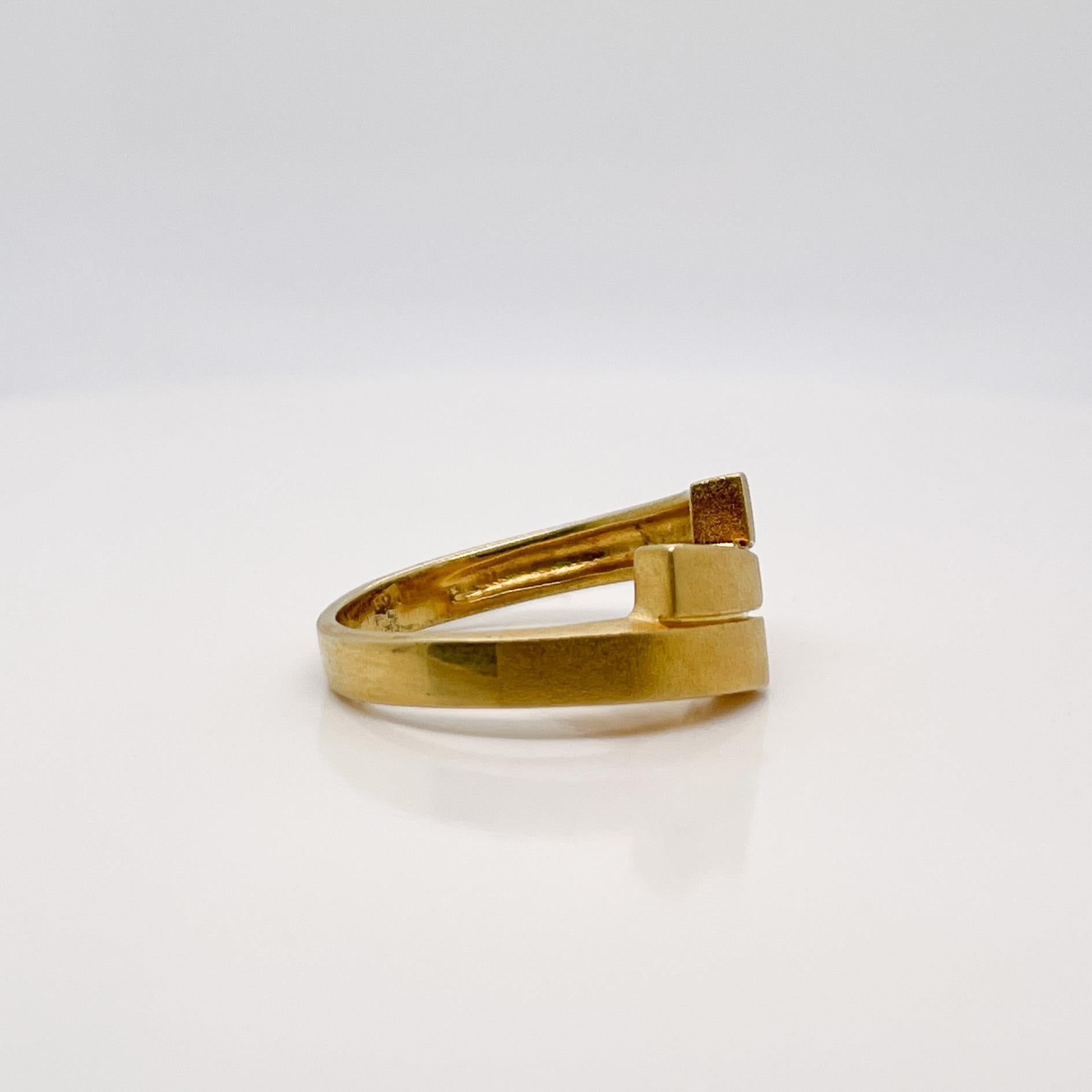 Women's or Men's Signed Modernist 18 Karat Gold Ring