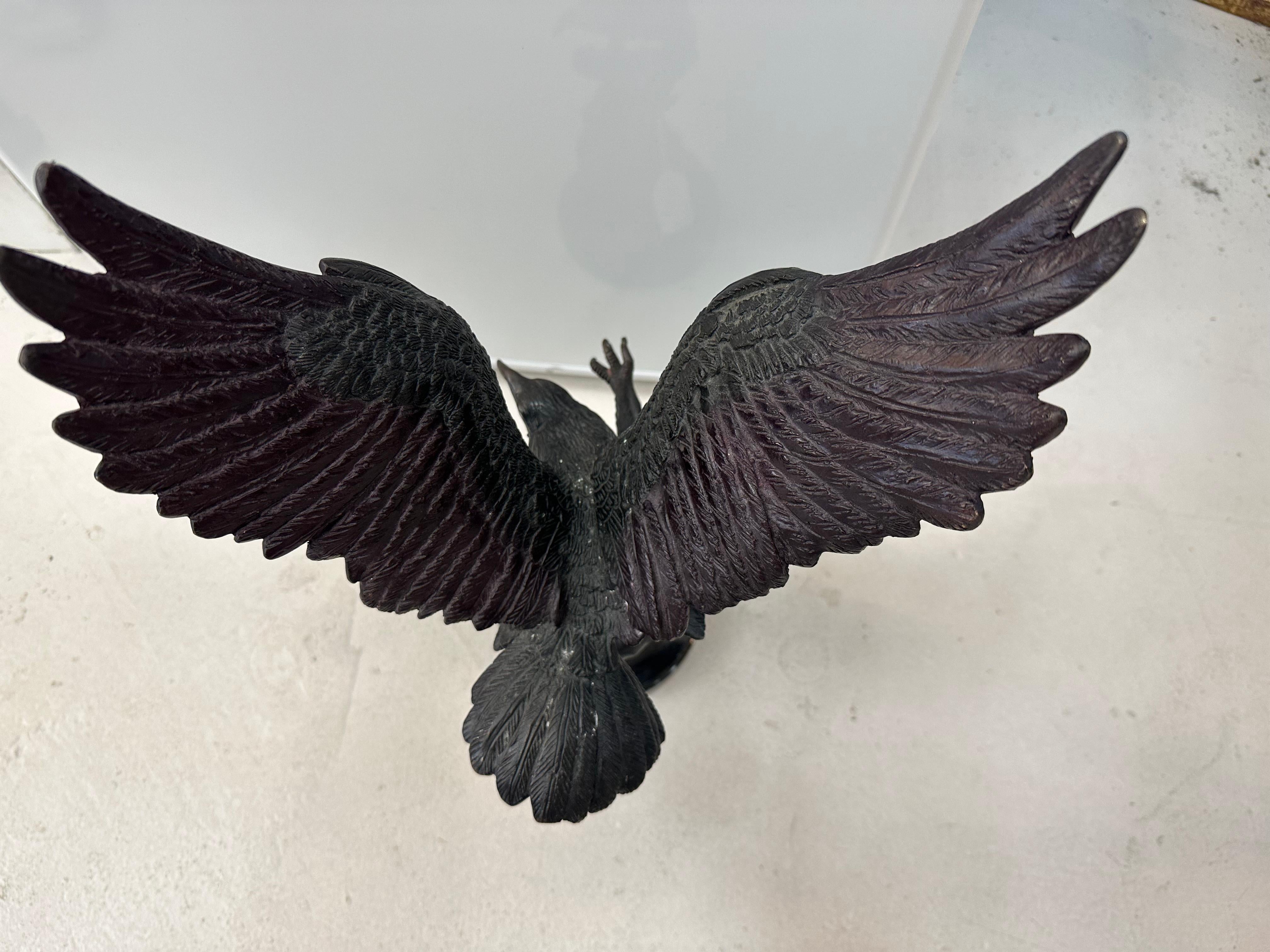 Bella figura in bronzo ben realizzata di un'aquila, firmata Mogniez.