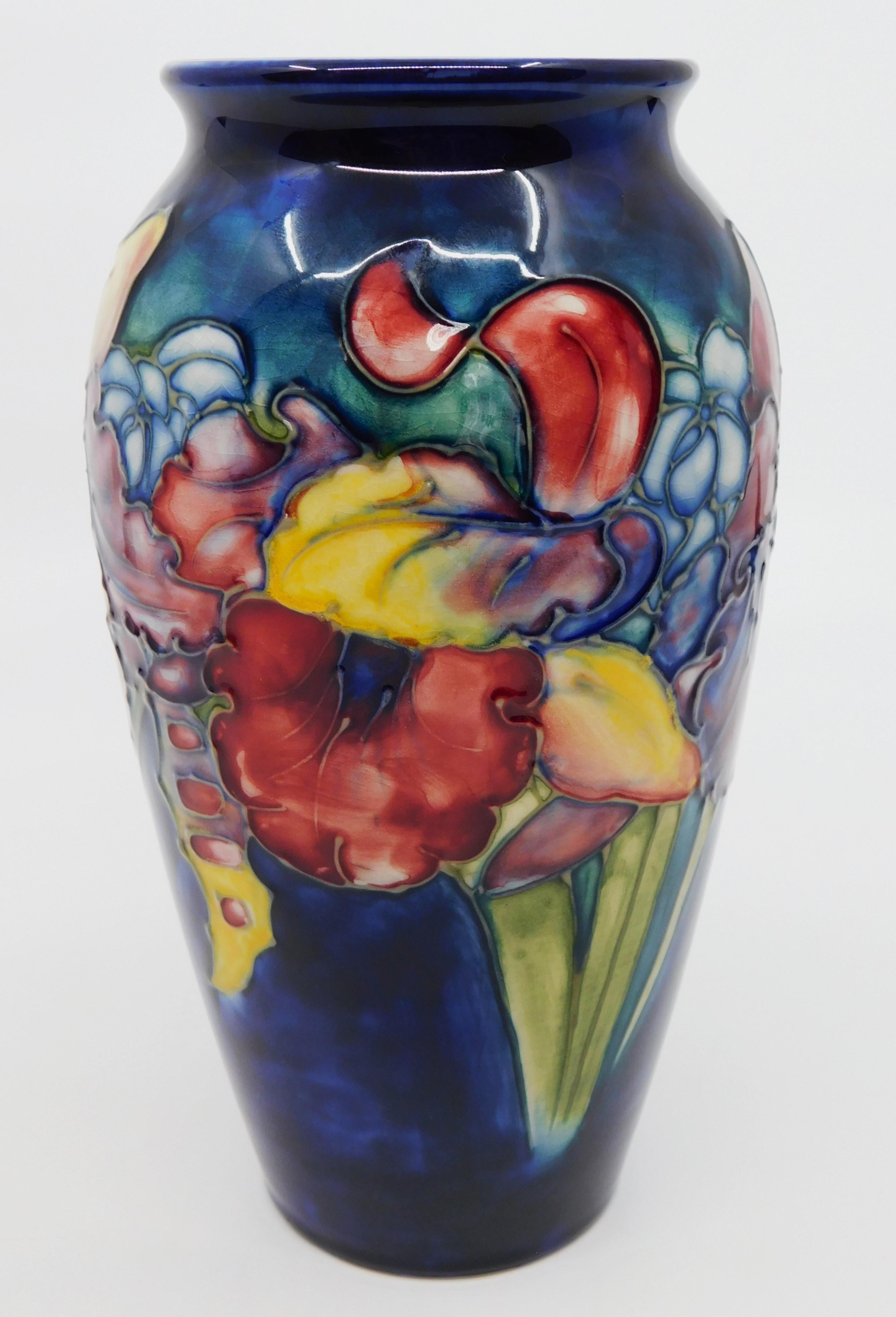 Signed Moorcroft Hibiscus Cobalt Art Pottery Vase Circa 1950 England In Good Condition In Hamilton, Ontario