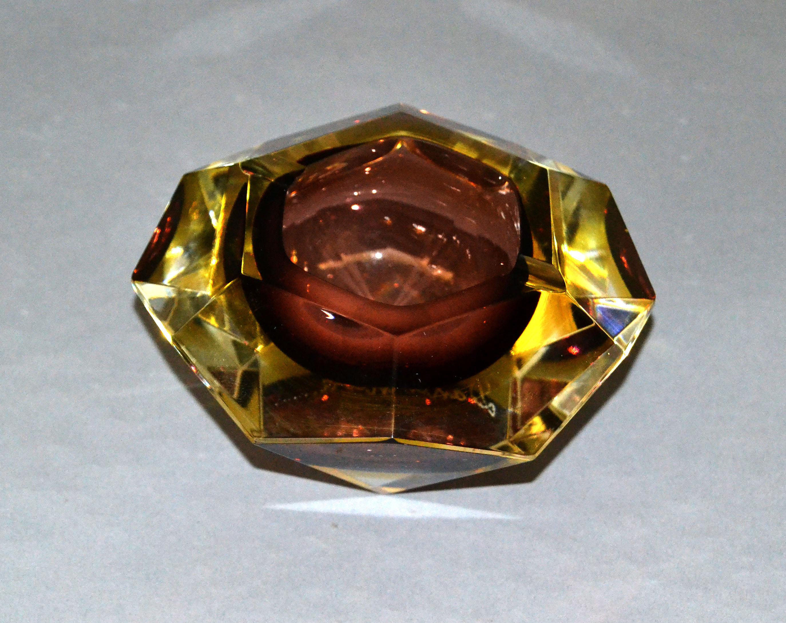 Signed Multi Faceted Murano Glass Ashtray Attributed to Flavio Poli, Italy For Sale 1