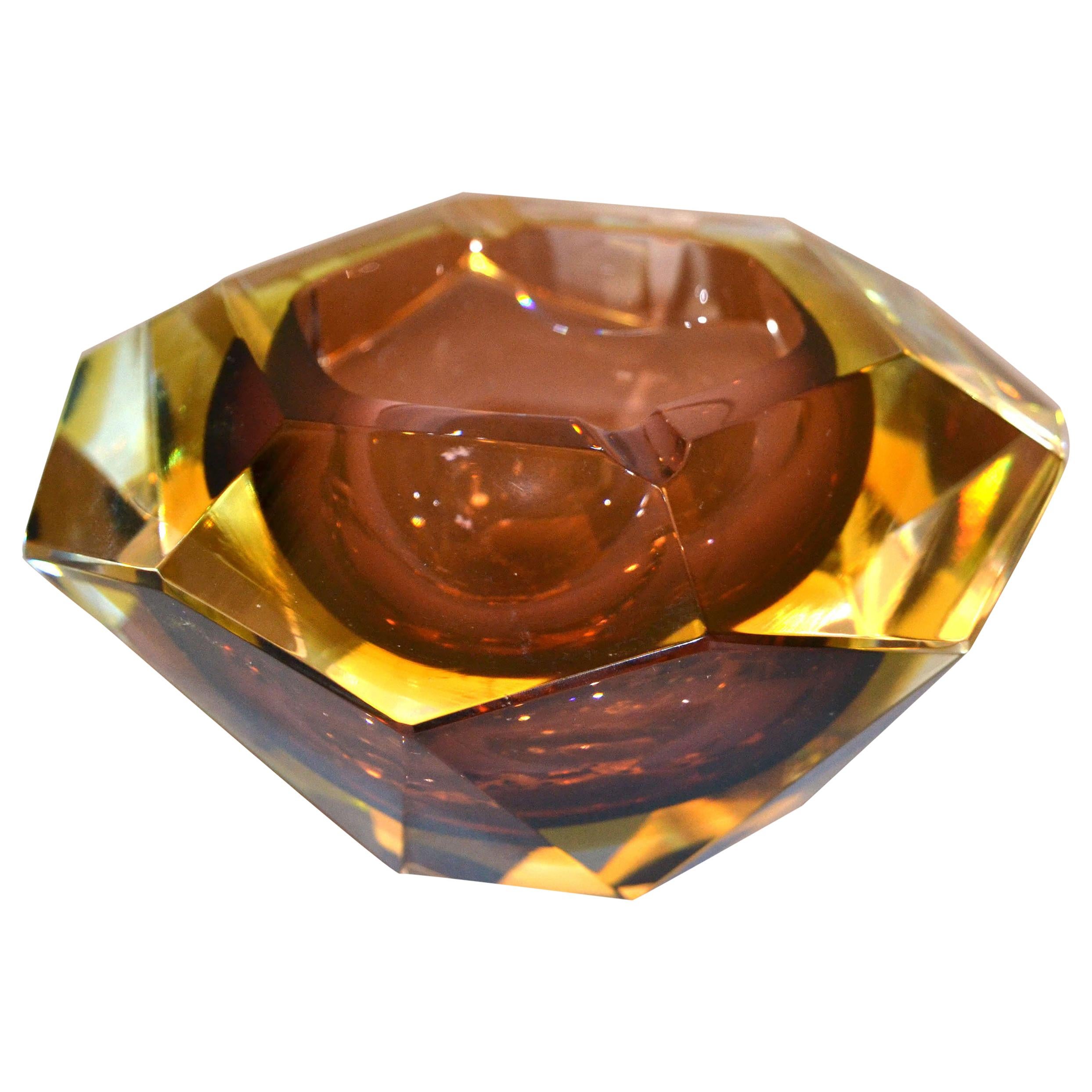 Signierter Aschenbecher aus Murano-Glas mit mehreren Facetten, Flavio Poli zugeschrieben, Italien
