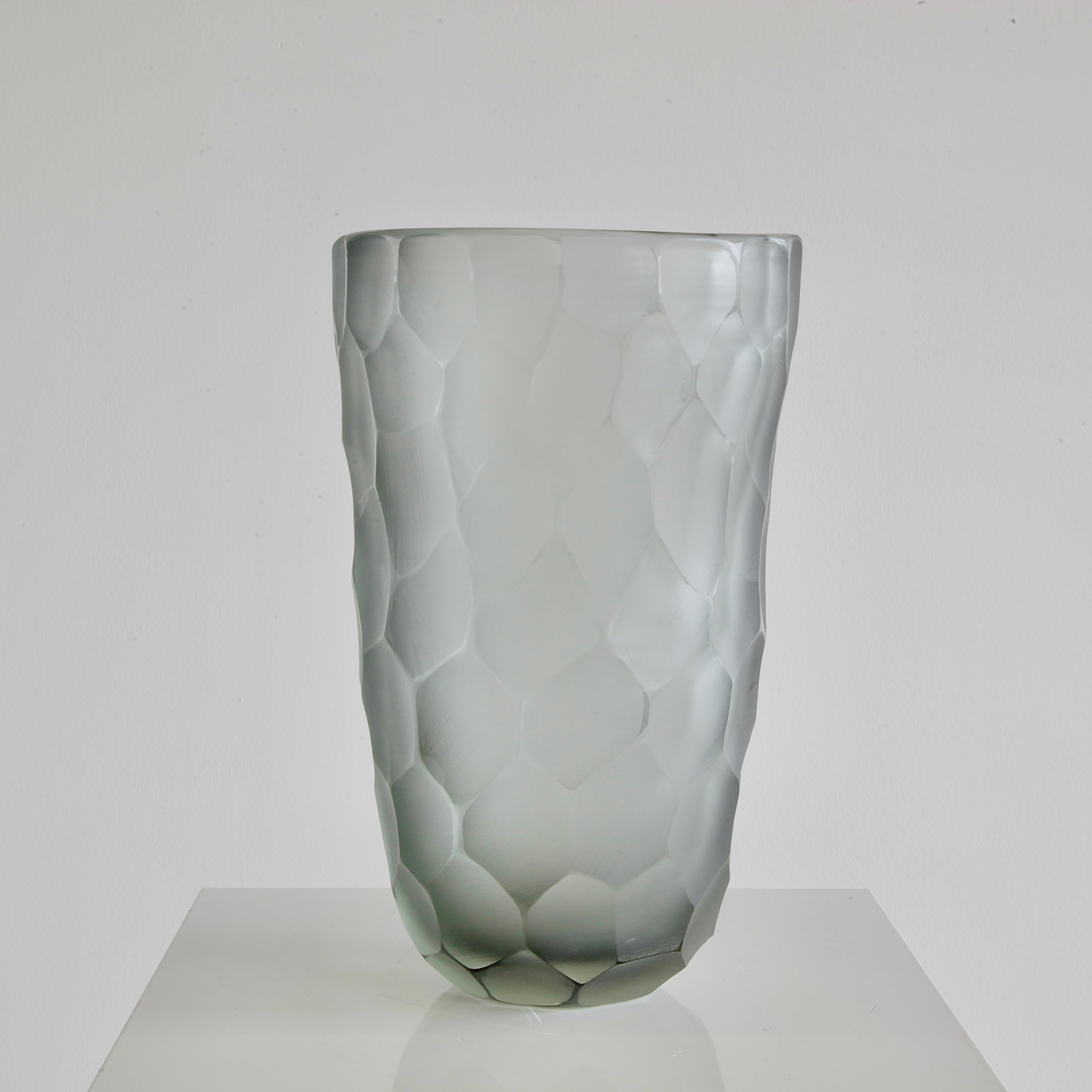 XXI secolo e contemporaneo Vaso in vetro firmato Greene & Greene, Italia (grigio/verde) in vendita