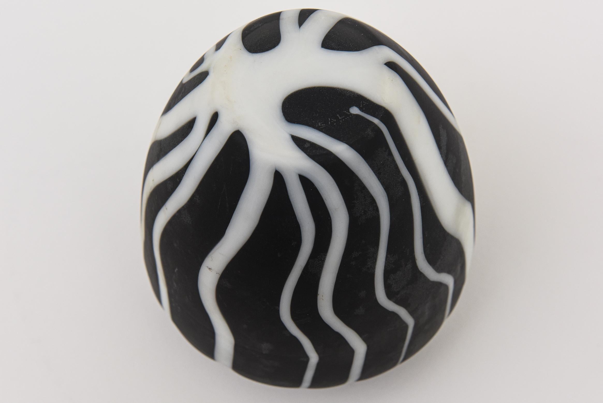 Signed Murano Salviati Optical Black and White Matt Glass Object Sculpture  For Sale 3