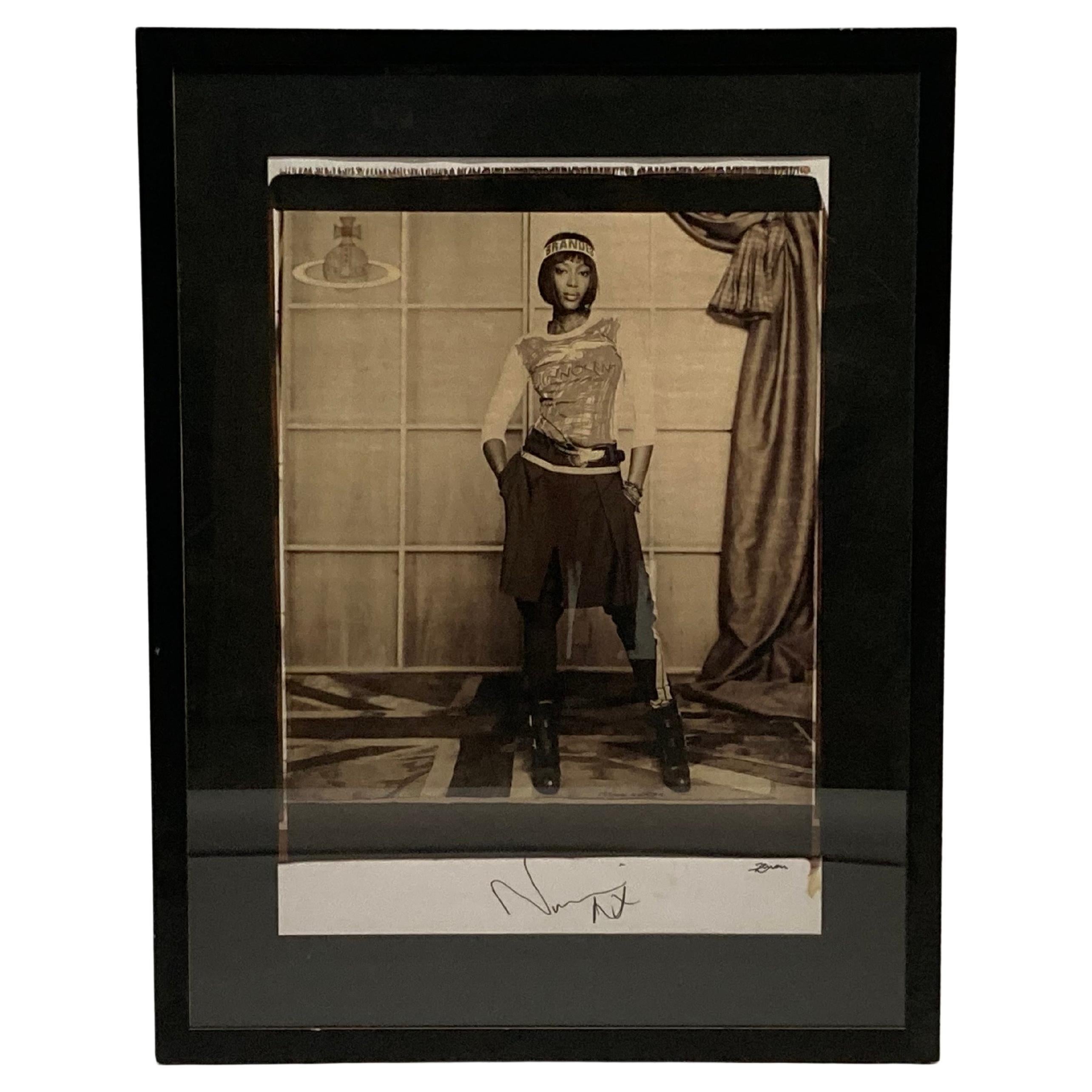Photo polaroïde grand format signée Naomi Campbell pour Vivienne Westwood, 2008