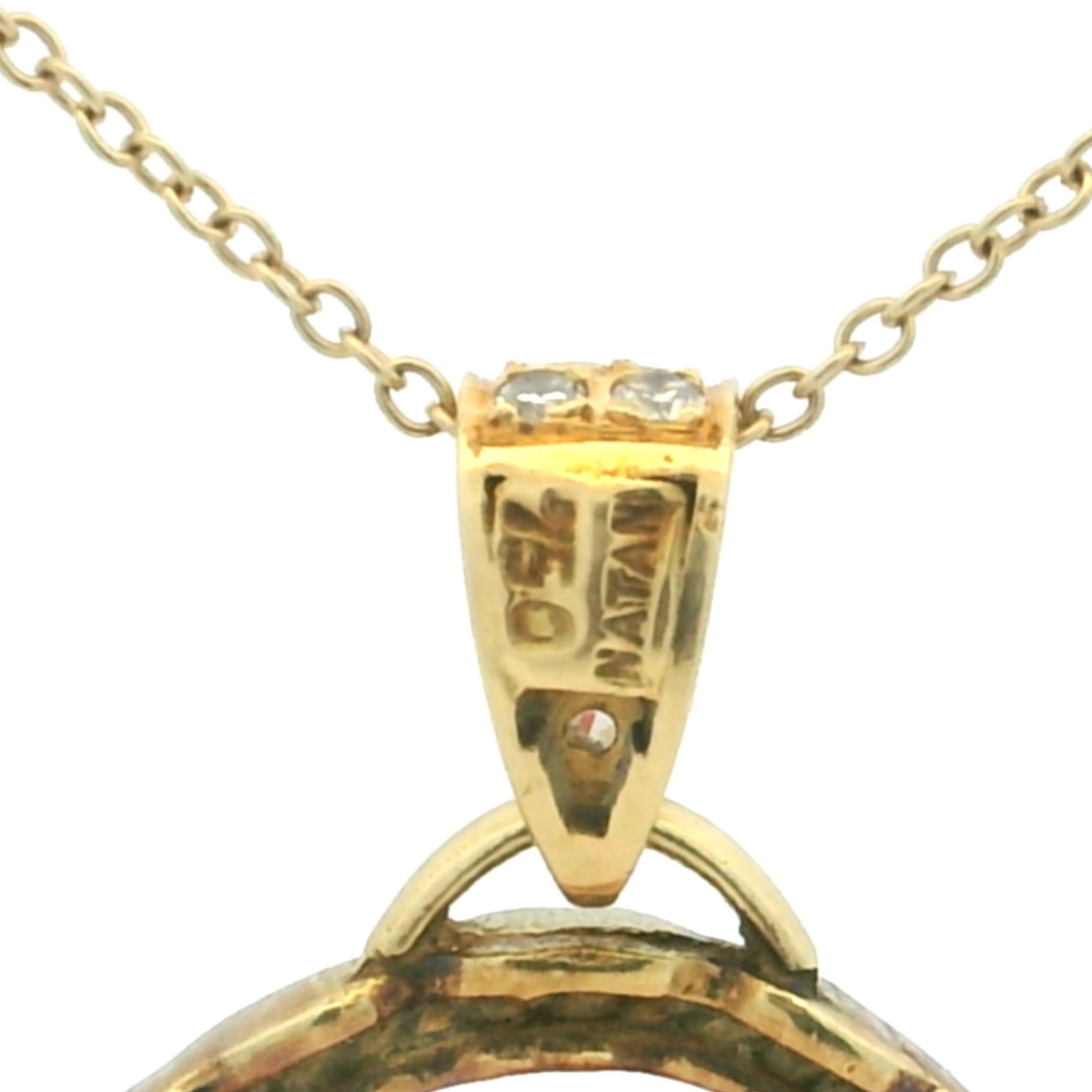 Ciondolo con cammeo a doppia figura in corallo sardo in oro 18 carati, firmato Natan. in vendita 1