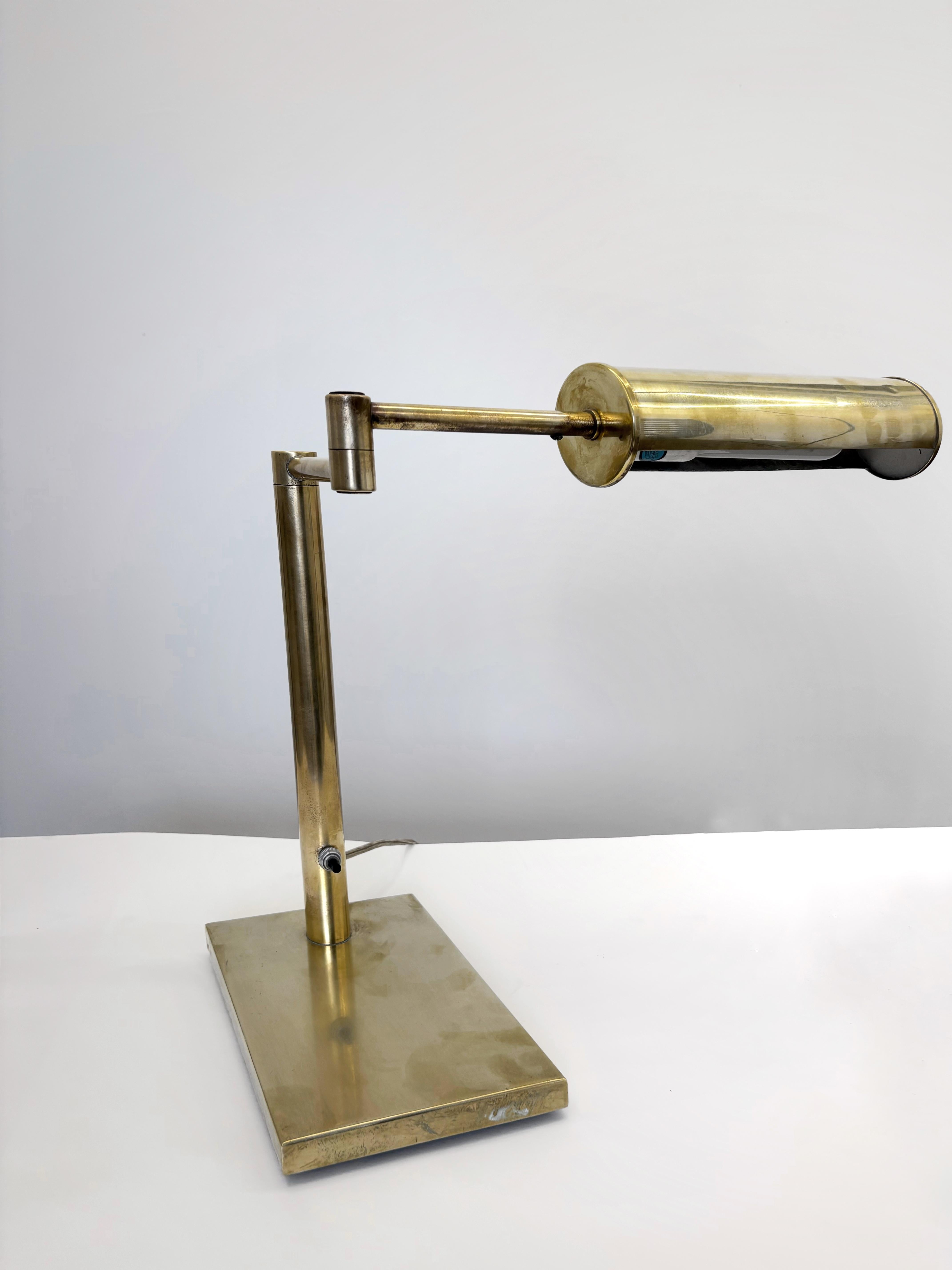 signed nessen Studio Walter Von Nessen Brass Swing Arm Table Lamp In Good Condition For Sale In Los Angeles, CA