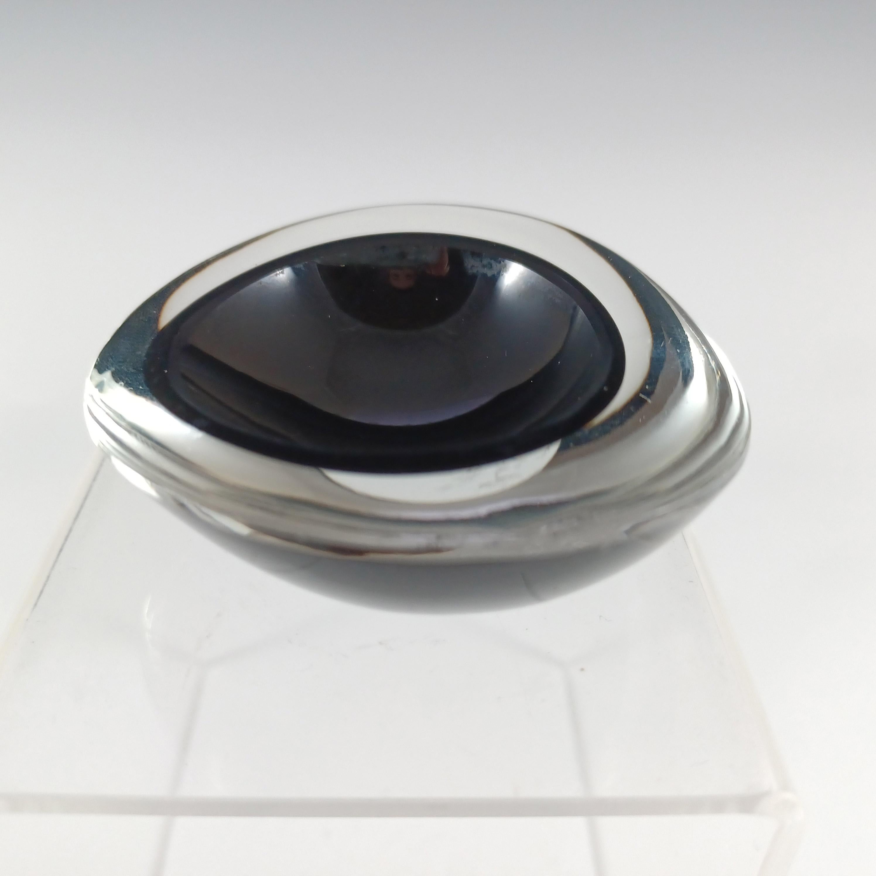 Cuenco de cristal negro Nuutajarvi Notsjo Kaj Franck FIRMADO Finlandés en venta
