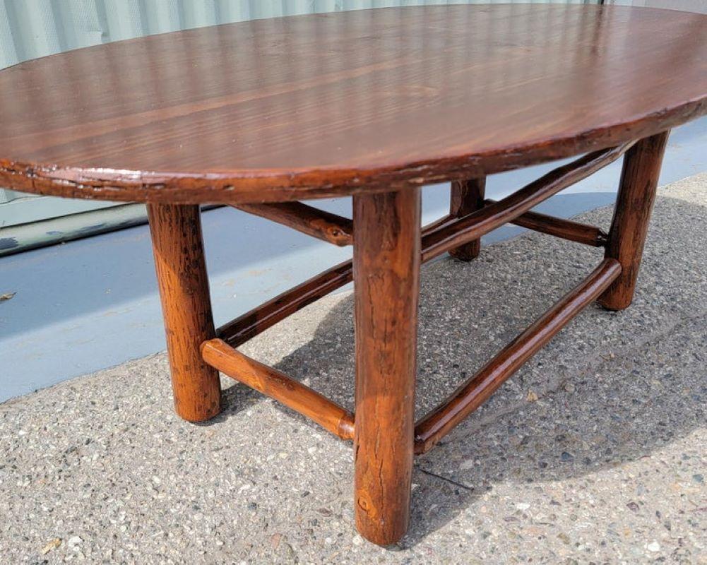 Adirondack Table basse ovale signée Old Hickory en vente