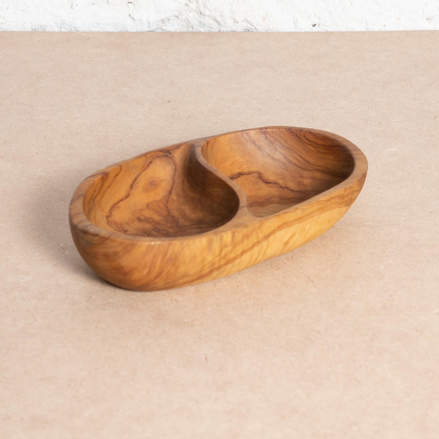 Mid-Century Modern Bol fin en bois d'olivier signé, vers 1950 en vente