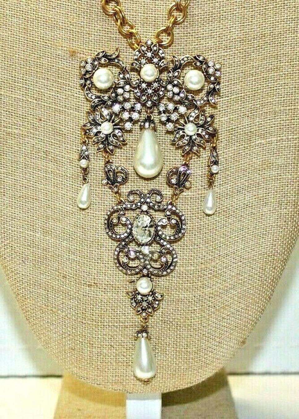 Modernist Signed Oscar De La Renta Couture Faux Pearl and Crystal Pin/Pendant Necklace For Sale