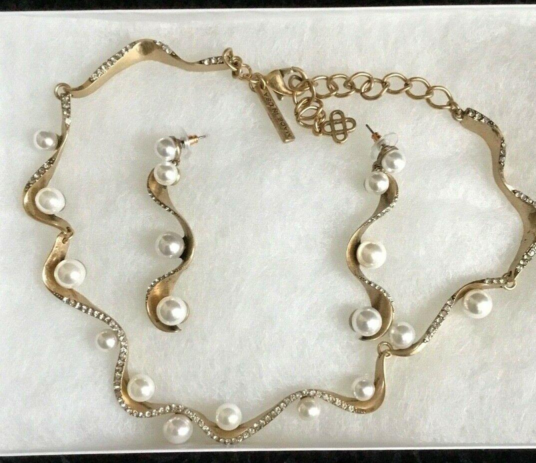 Taille mixte Collier et boucles d'oreilles de designer signés Oscar de la Renta en fausses perles et cristal  en vente