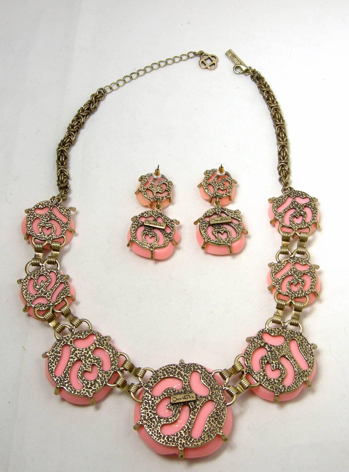 Signed Oscar de la Renta Pink Camellia Runway Necklace & Earrings Set In Excellent Condition In New York, NY