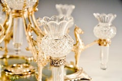 Centro de mesa de bronce plateado firmado Osler Epergne con jarrones de cristal con grifos alados