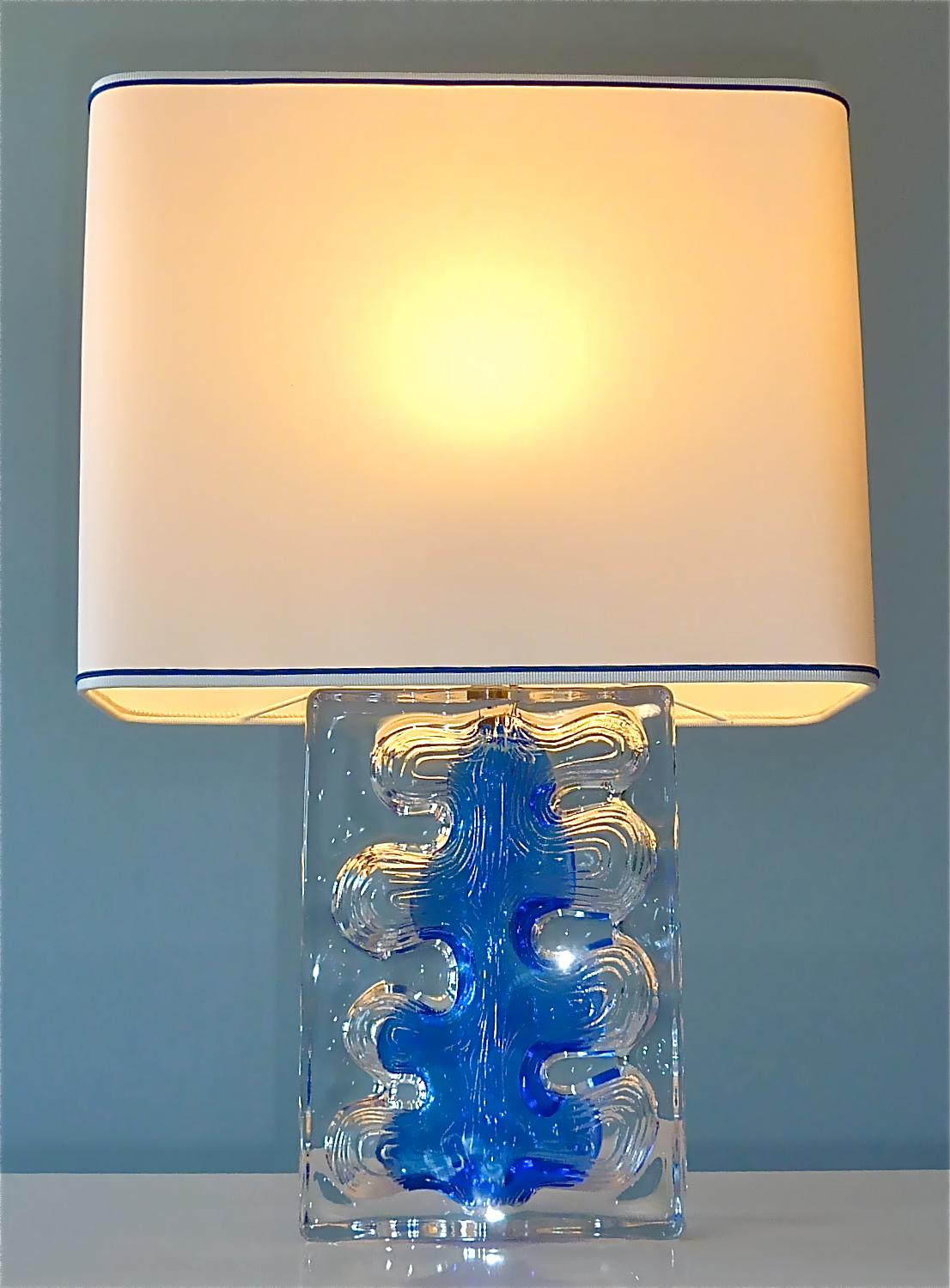 Signed Pair Daum Sculptural Table Lamps Blue Clear Crystal Glass France 1970s In Good Condition For Sale In Nierstein am Rhein, DE
