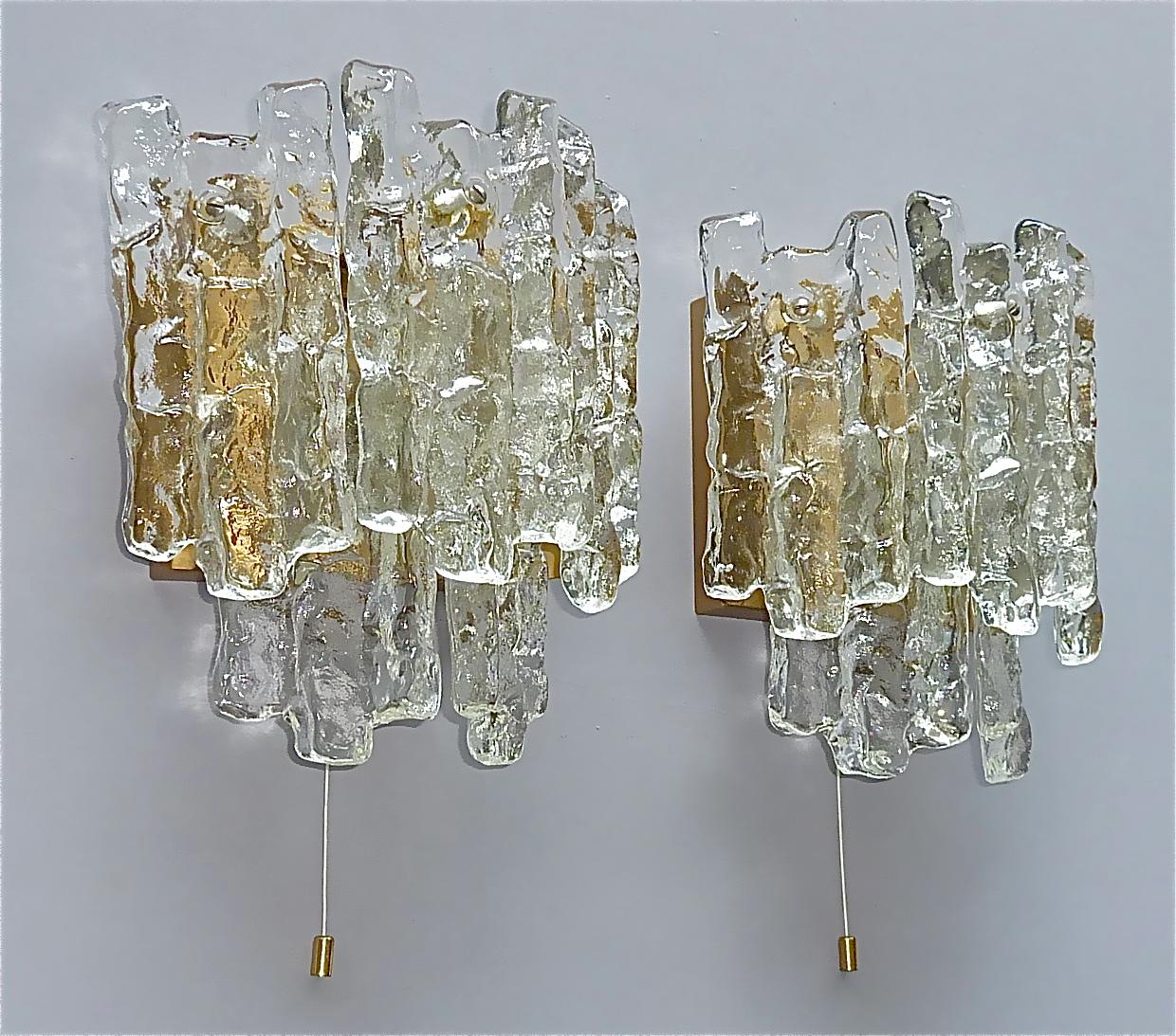 Signed Pair J.T. Kalmar Sconces Large Golden Wall Lamps Murano Ice Glass 1960s In Good Condition For Sale In Nierstein am Rhein, DE