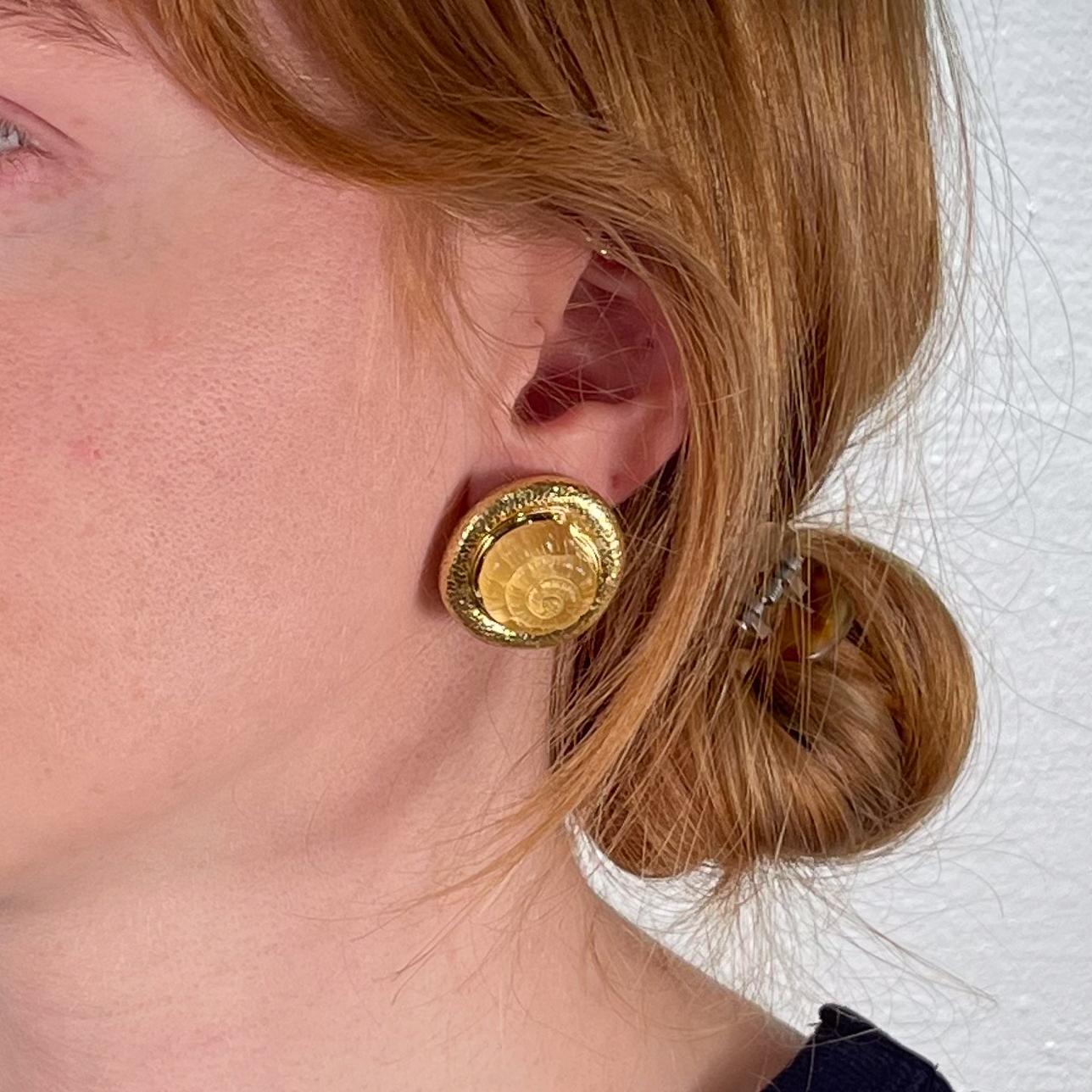 Par de pendientes de clip de oro de 18 quilates y citrino Nautilus firmados por Elizabeth Gage en venta 13