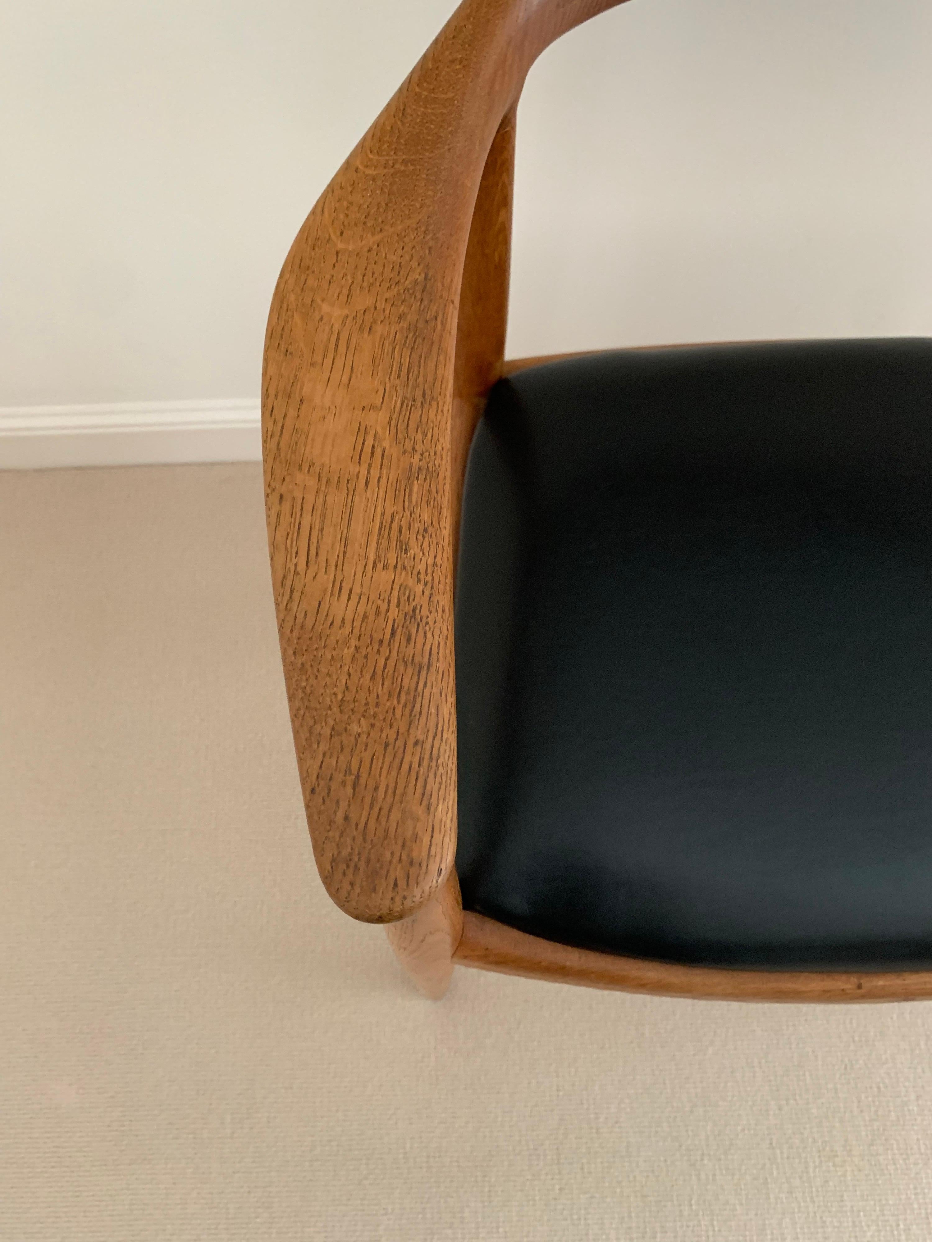 Mid-Century Modern Signed Pair of Hans Wegner “The Chair” Round Chairs for Johannes Hansen