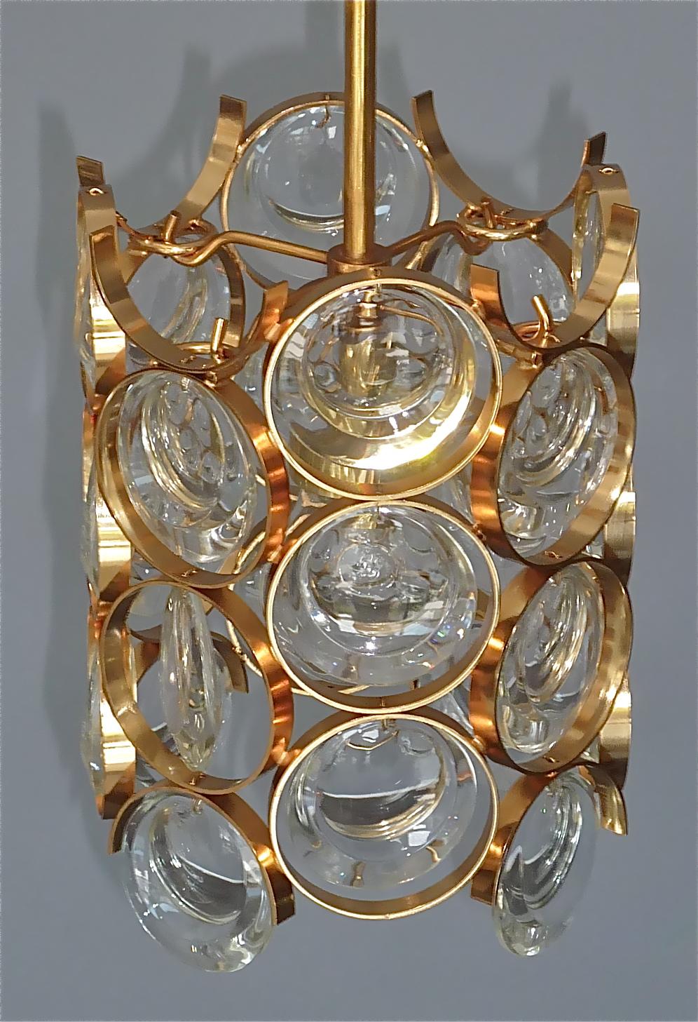 Signed Palwa Mid-Century Chandelier Gilt Brass Crystal Glass 1960 Op Art Pop Art For Sale 4