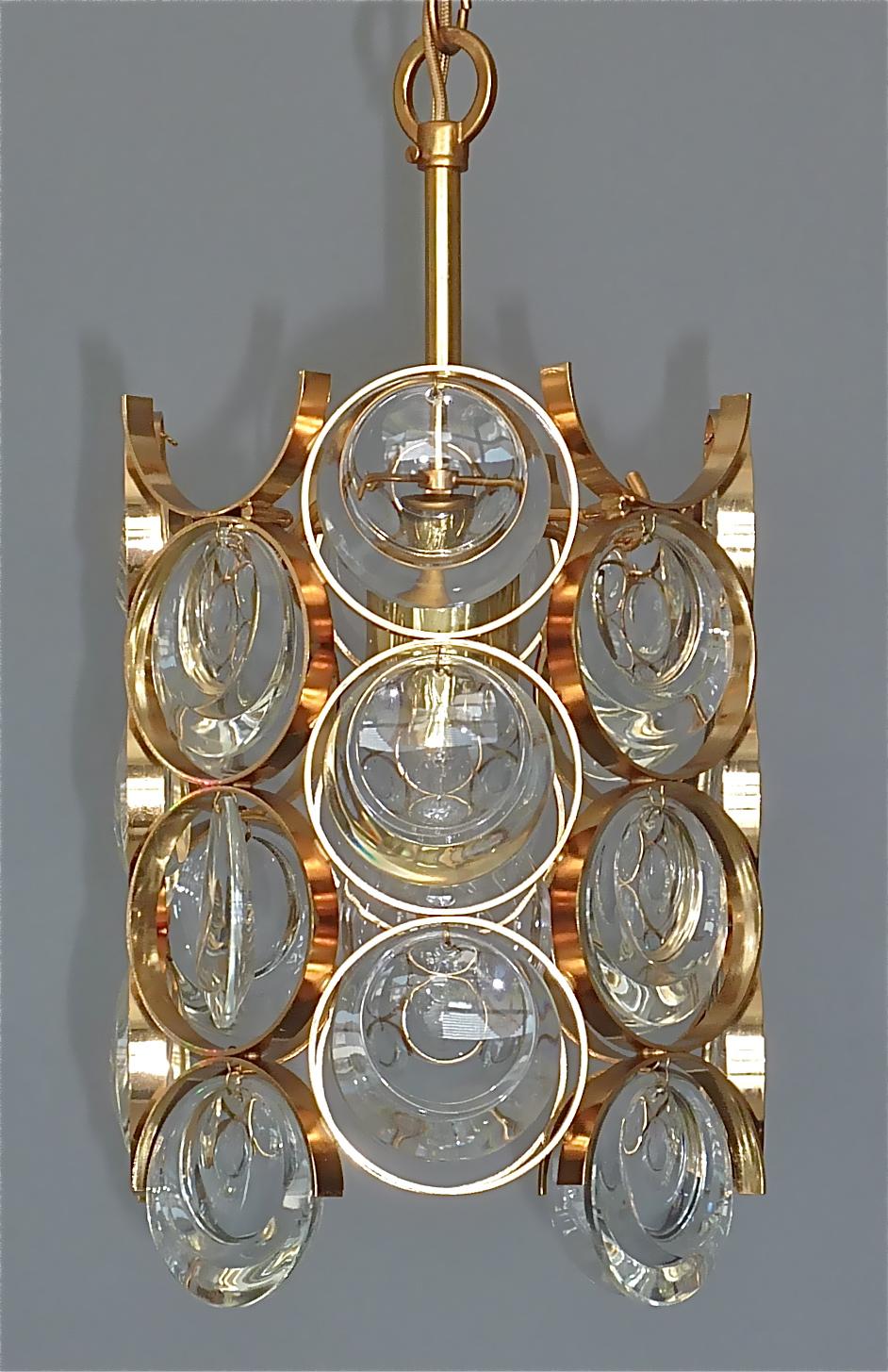 Mid-Century-Kronleuchter, Palwa, vergoldetes Messing, Kristallglas, Op-Art, Pop-Art, 1960 (Deutsch) im Angebot