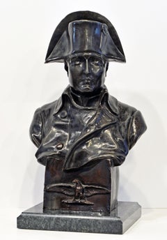 Busto de bronce patinado firmado de Napoleón I sobre zócalo con águila y base de mármol