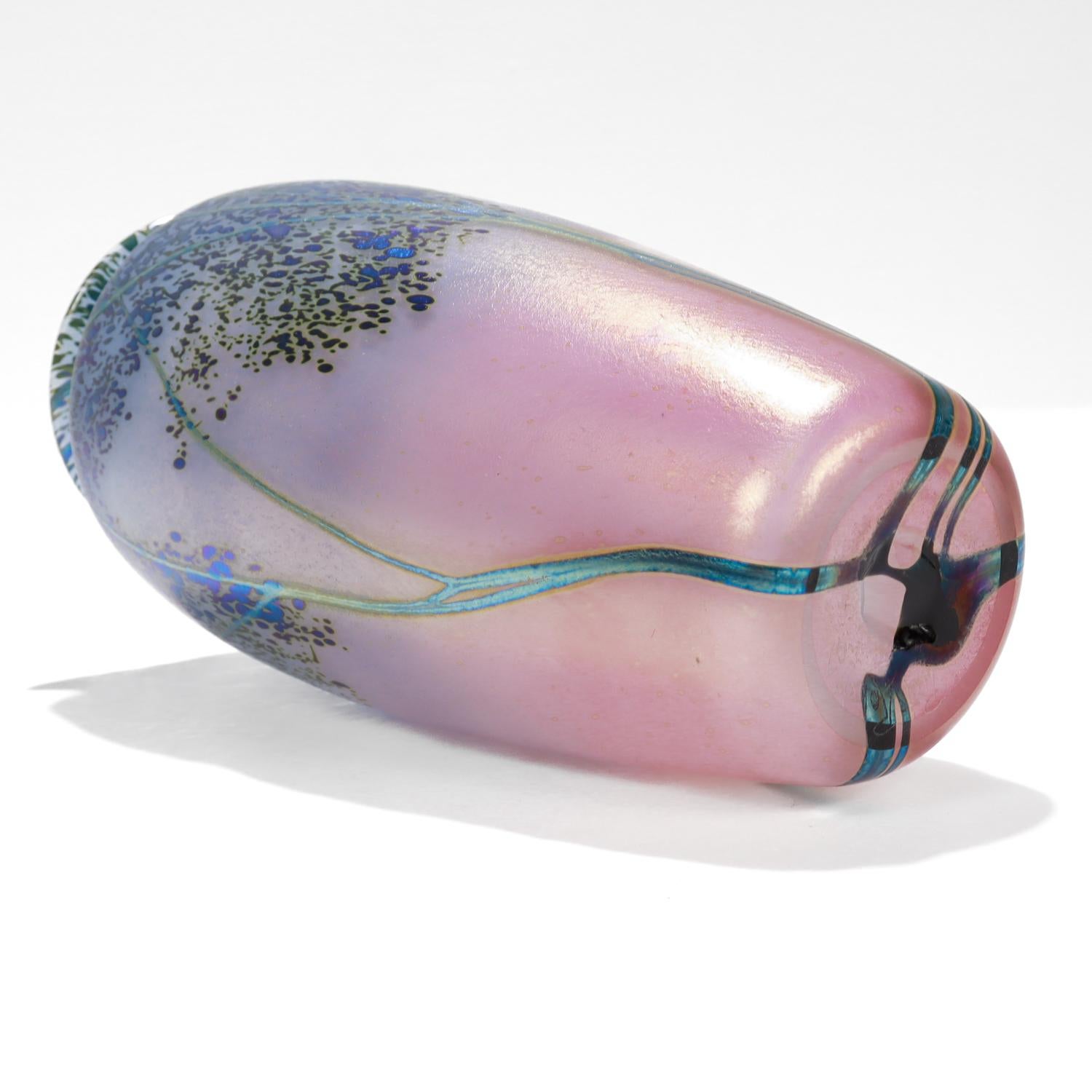 Signed Peet Robison Mesa Art Glass Vase 11