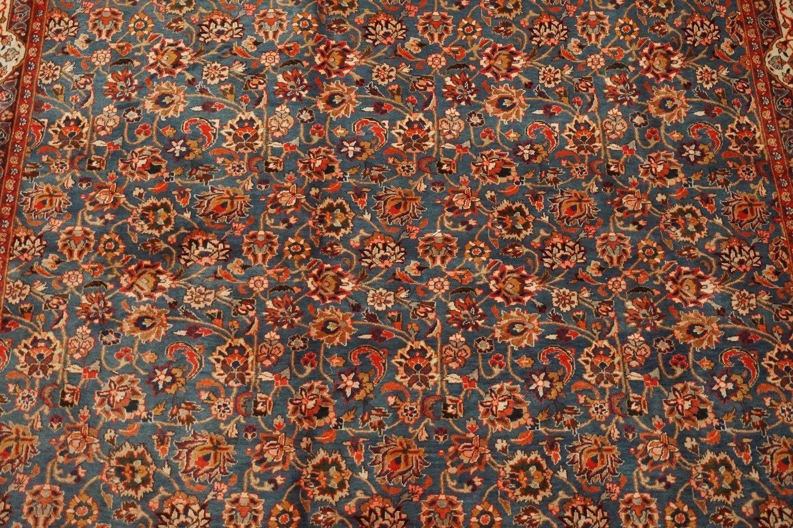 Signed Persian Tabriz with Abrash, circa 1960 In Excellent Condition For Sale In Laguna Hills, CA